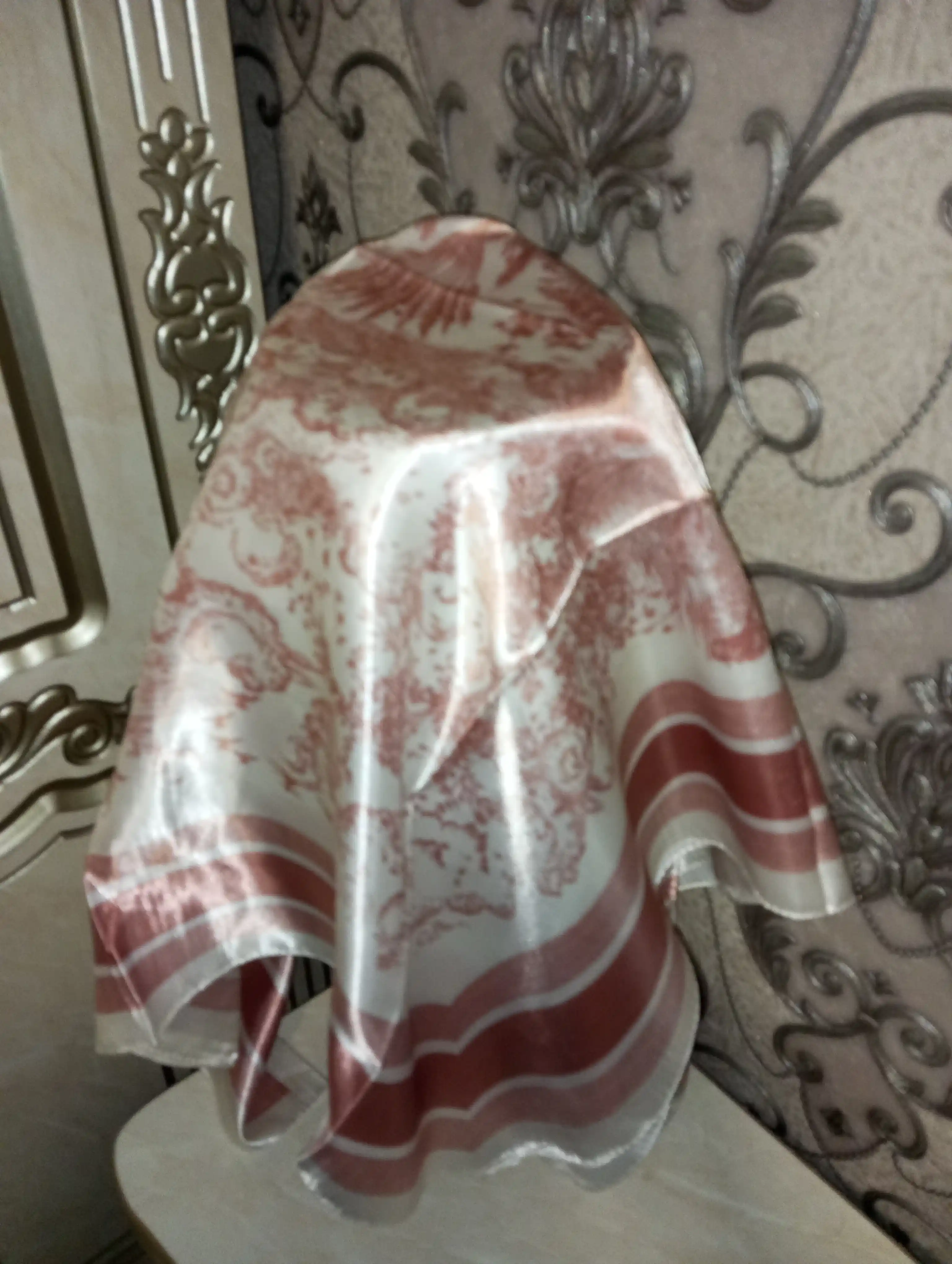 Ayollar uchun ipak ro'mol, 90 x 90 sm