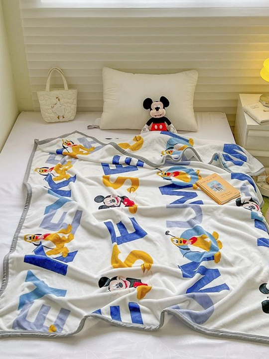 Disney qahramonlari tushirilgan plash - 