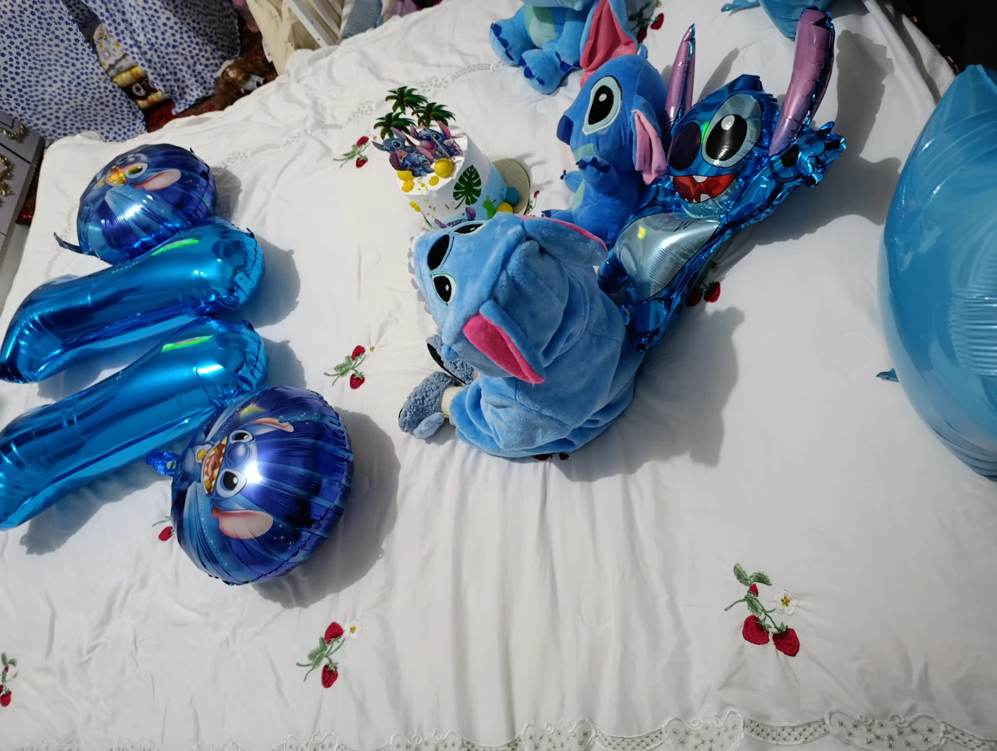 Minecraft, Stich, Elza, Yakkashox, Lady bug multfilm qahramonlari tug‘ilgan kun sharlari