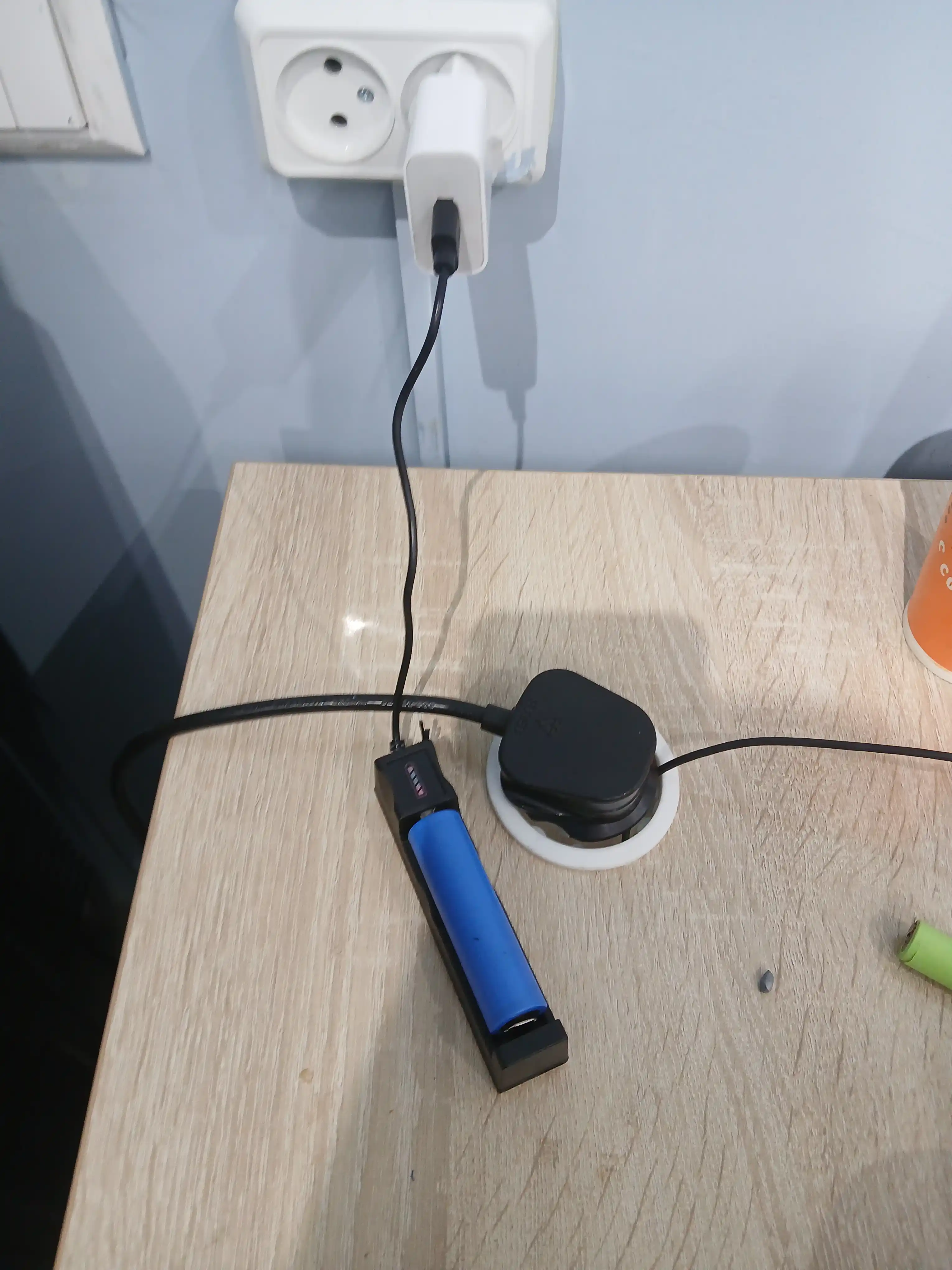 18650 TG-188 akumulyator batareyalari uchun USB zaryadlovchi