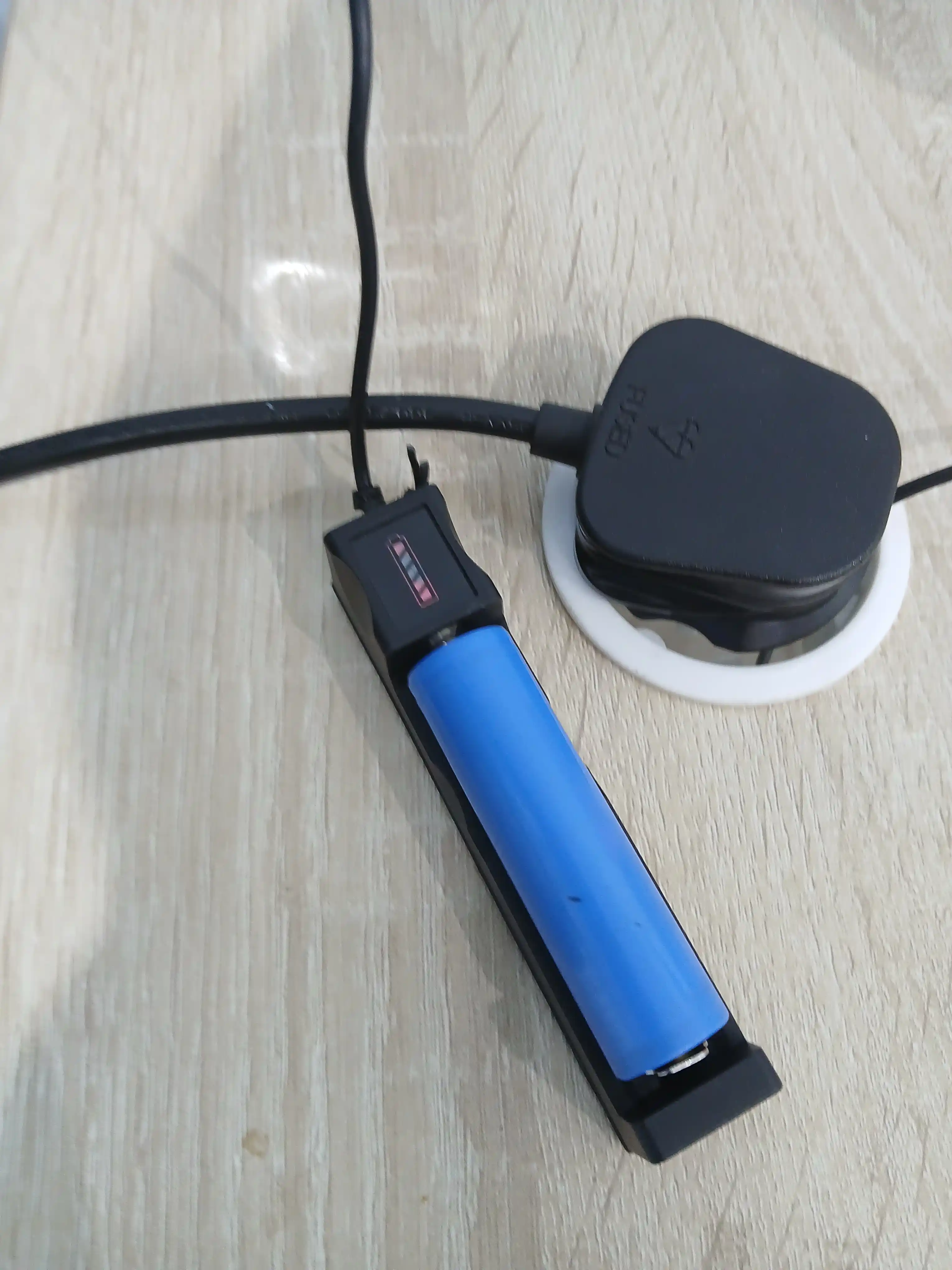 18650 TG-188 akumulyator batareyalari uchun USB zaryadlovchi