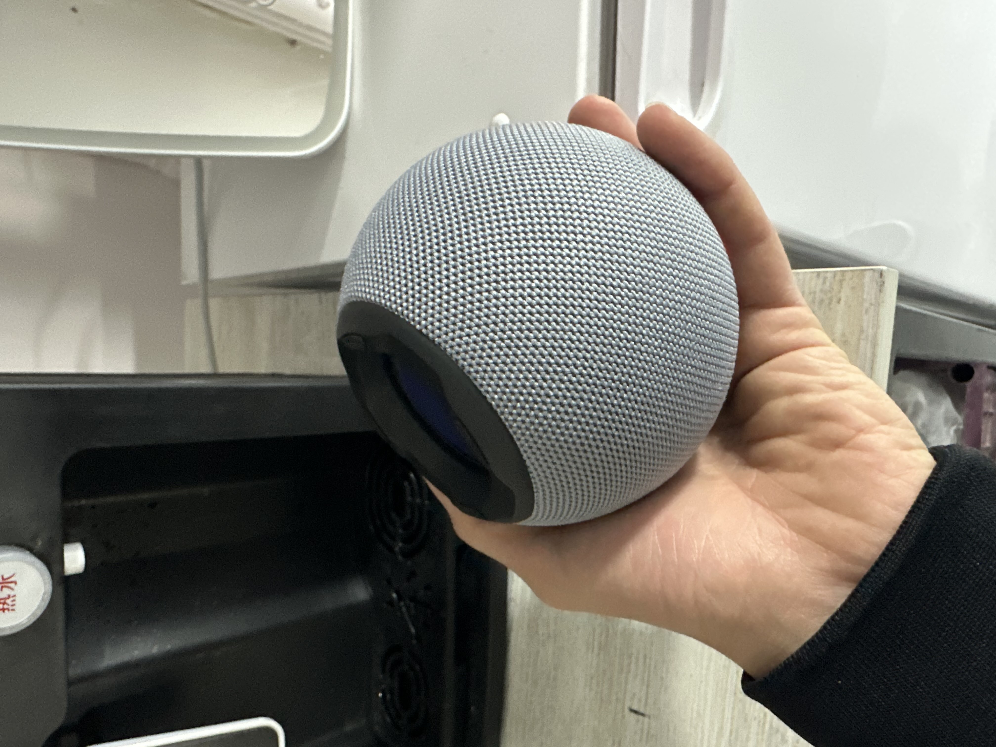 Bluetooth portativ kolonka  Kuchli ovoz, 5 soatgacha ishlaydi, TF/microSD