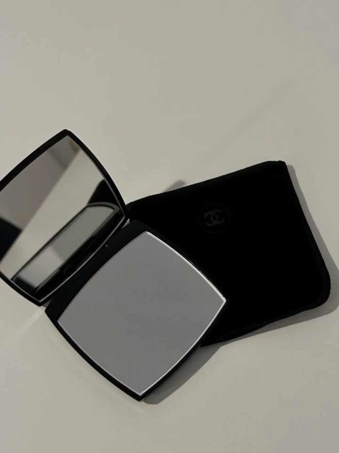 Зеркало CHANEL, карманное, зеркальце, увеличительное, двухстороннее складное, для макияжа