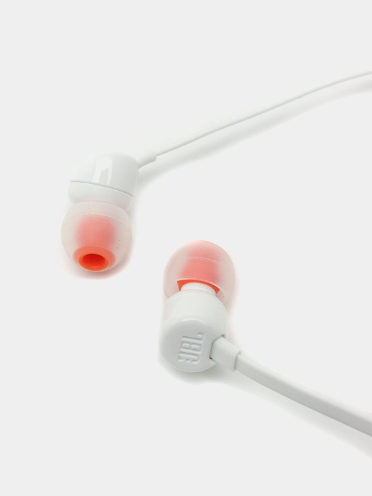 JBL TUNE110 — проводные внутриканальные наушники с мощным PureBass-звучанием