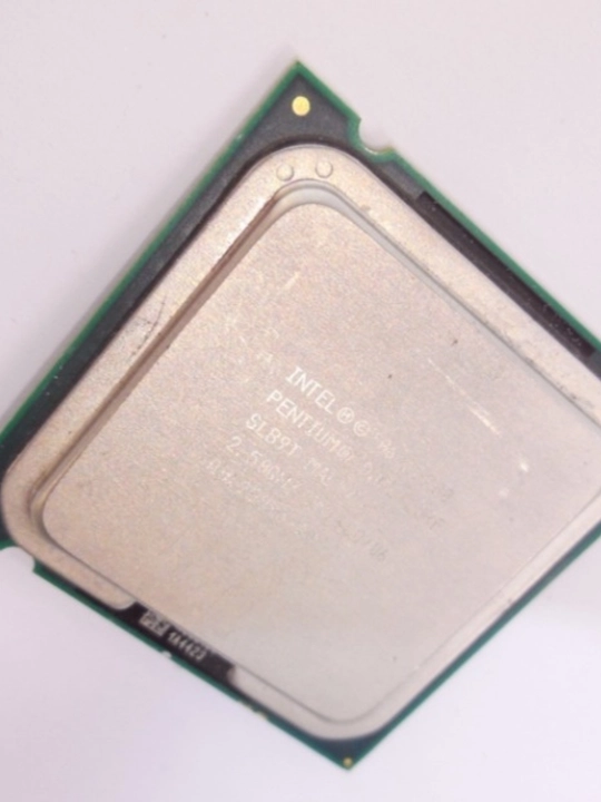 Intel Pentium E5200 ikki yadroli 2.50 GHz chastotali, LGA 775 soketli protsessor