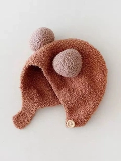 Коричневый