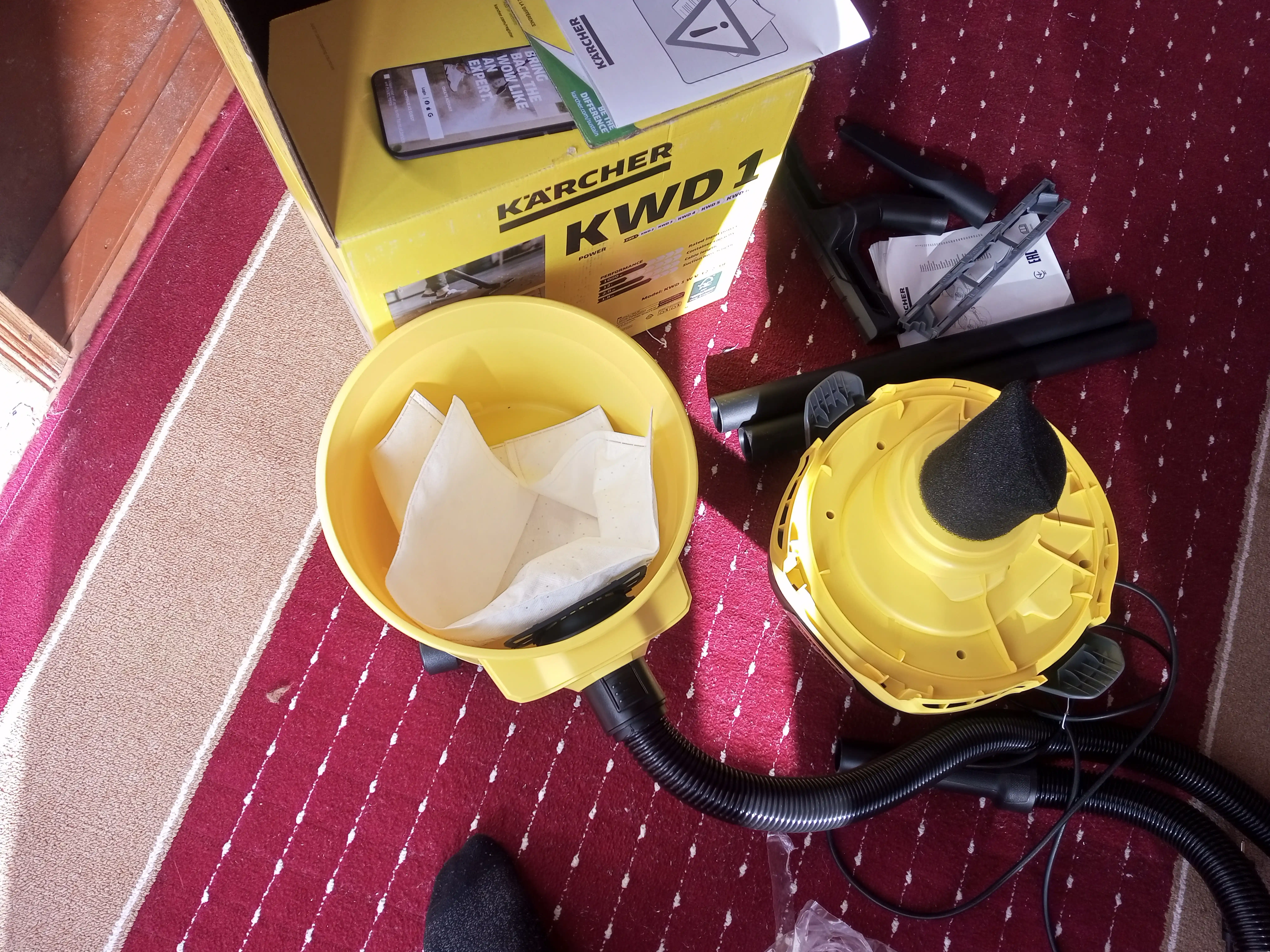 Karcher KWD 1 W V-12/2/18 1.628-401.0 – quruq va ho'l tozalash uchun maishiy changyutgich