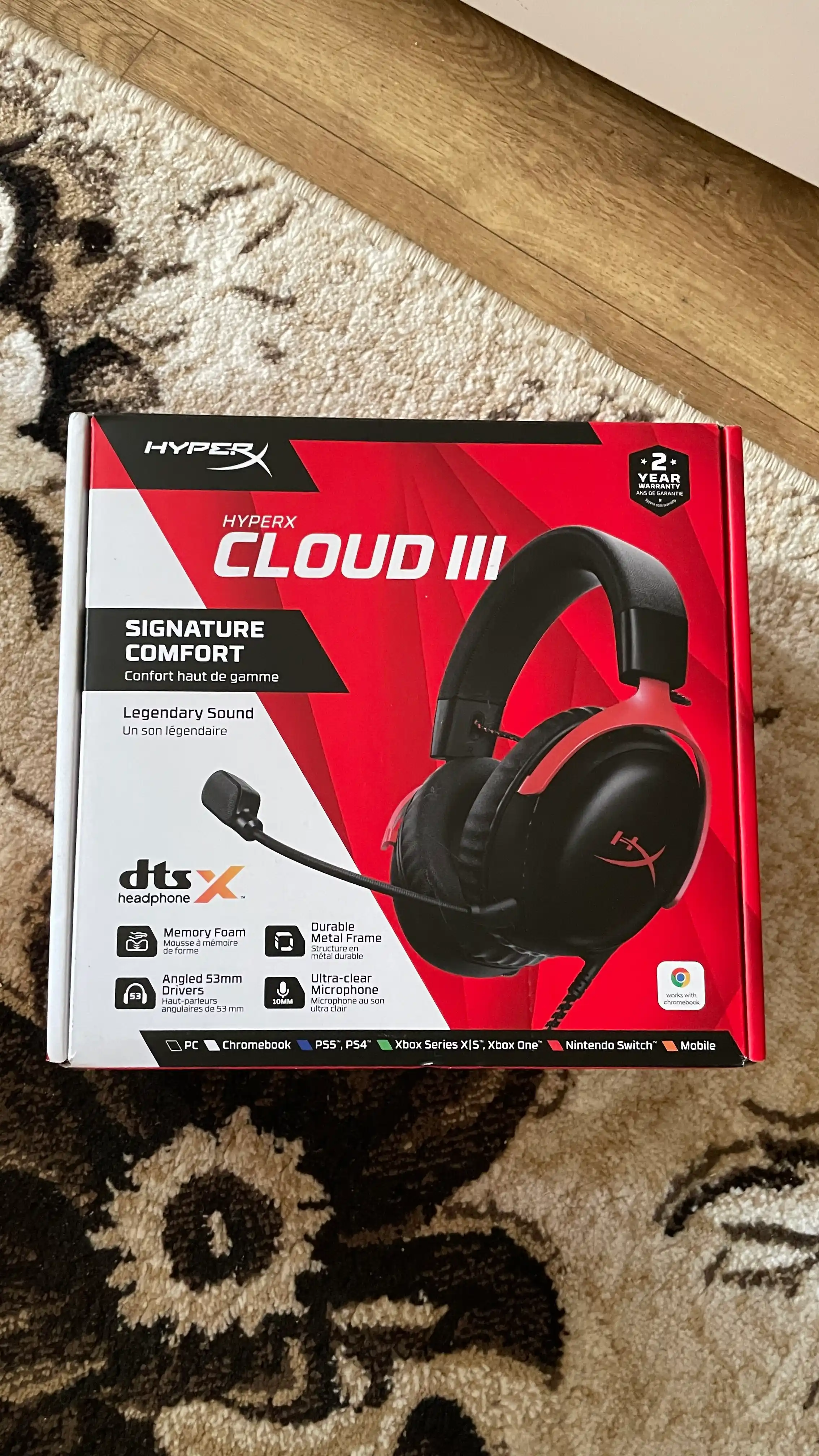 HyperX Cloud o'yin quloqchinlari, simli va mikrofon bilan