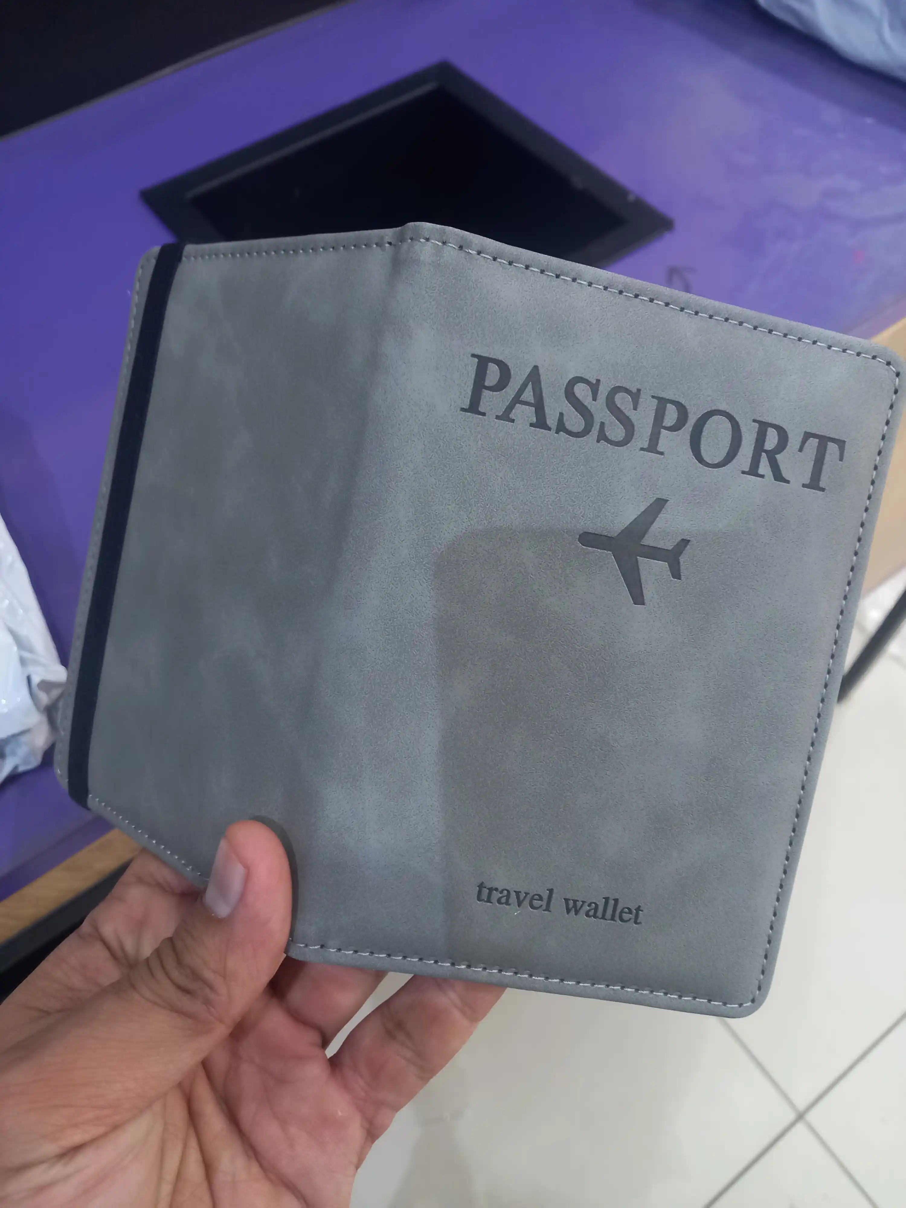 Zamonaviy sayohat hamyoni  - pasport va kartalar uchun