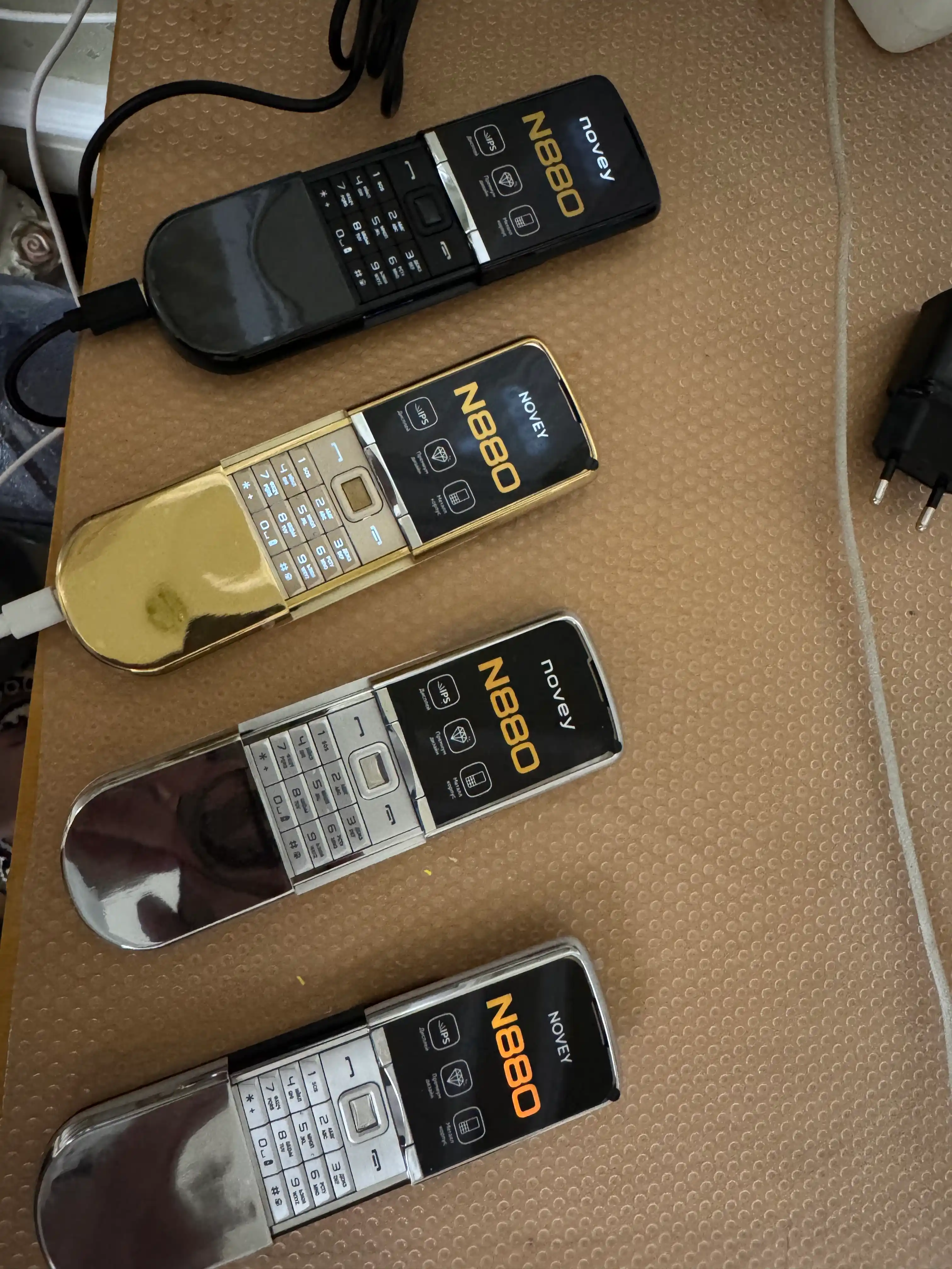 Novey N880 mobil telefon, tugmali telefon, metall, 2 SIM