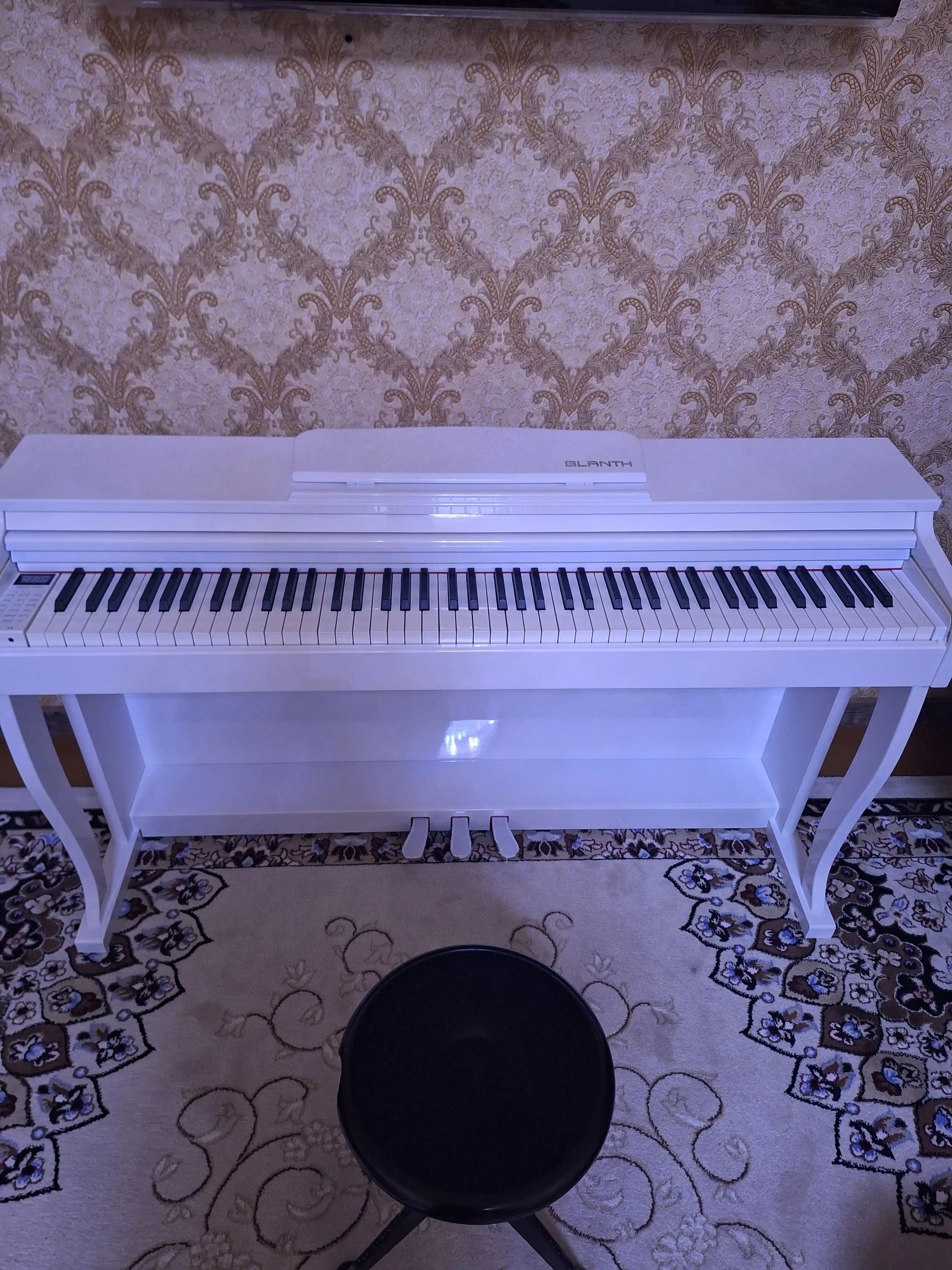 Raqamli pianino 7 oktavali 88 ta klaviaturali