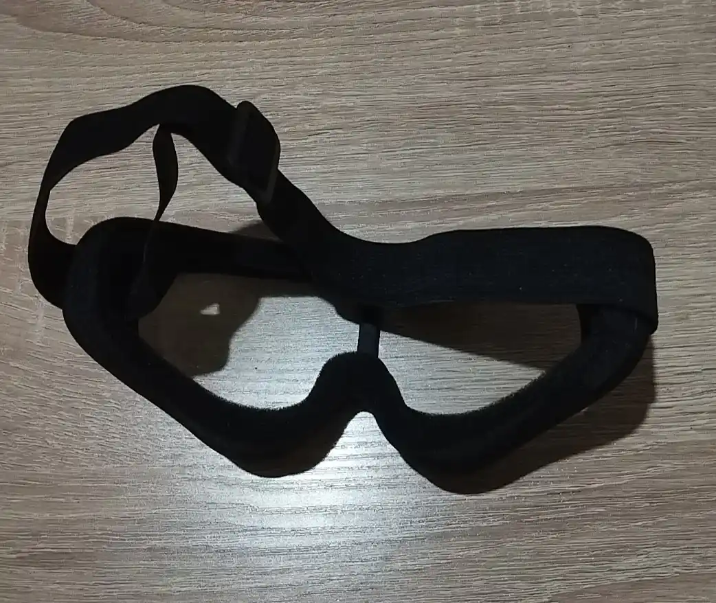 Turli sport turlari uchun snoubord, UV tog‘ chang‘isi ko‘zoynagi