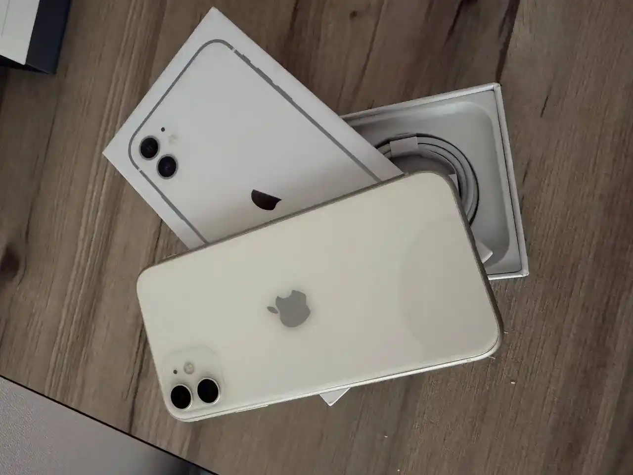 Смартфон Apple iPhone 11, 128, 256 ГБ Sim+Esim, чехол и стекло в подарок