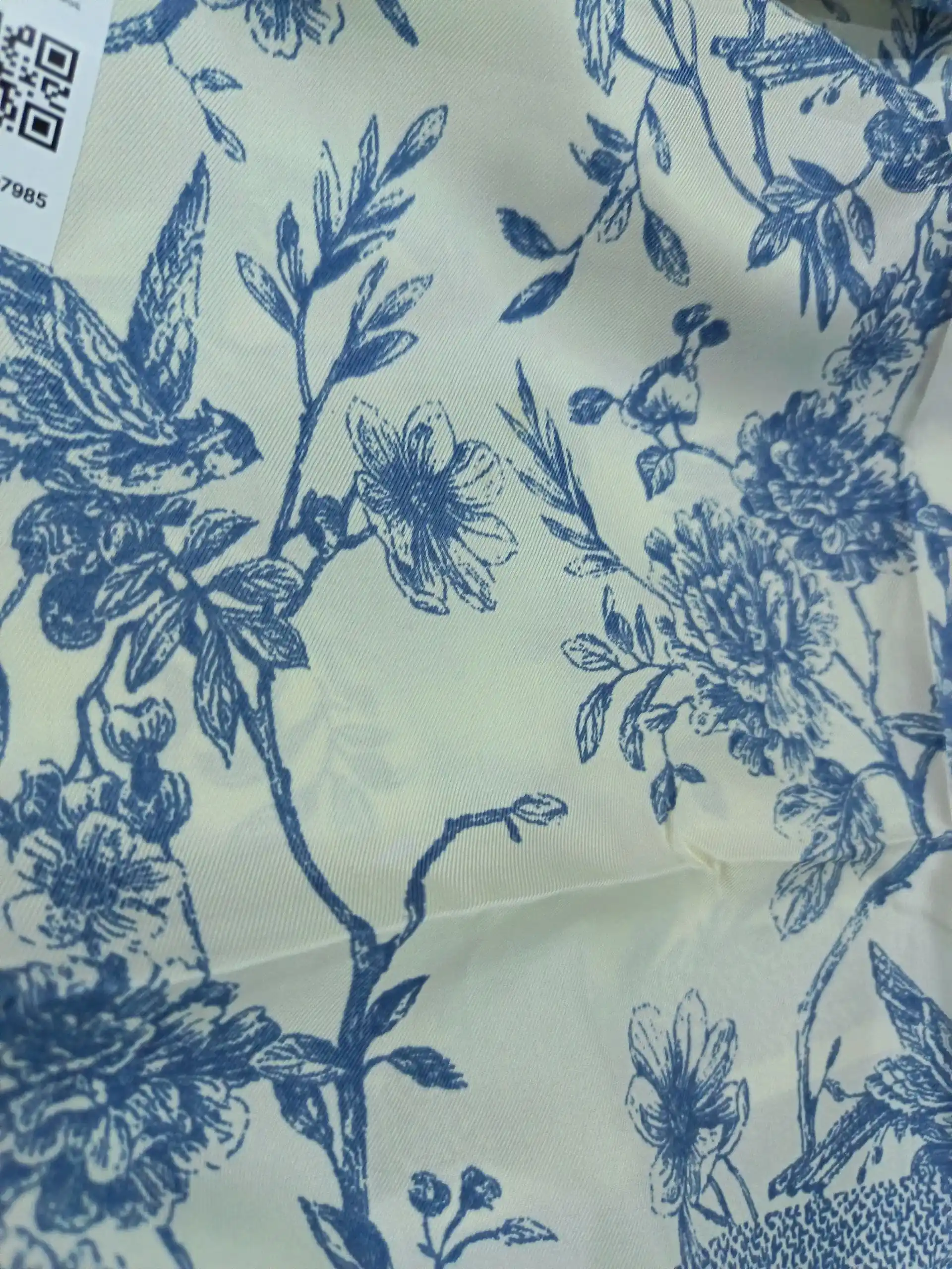 Dior ipak ro‘mollari, ayollar uchun sovg‘a