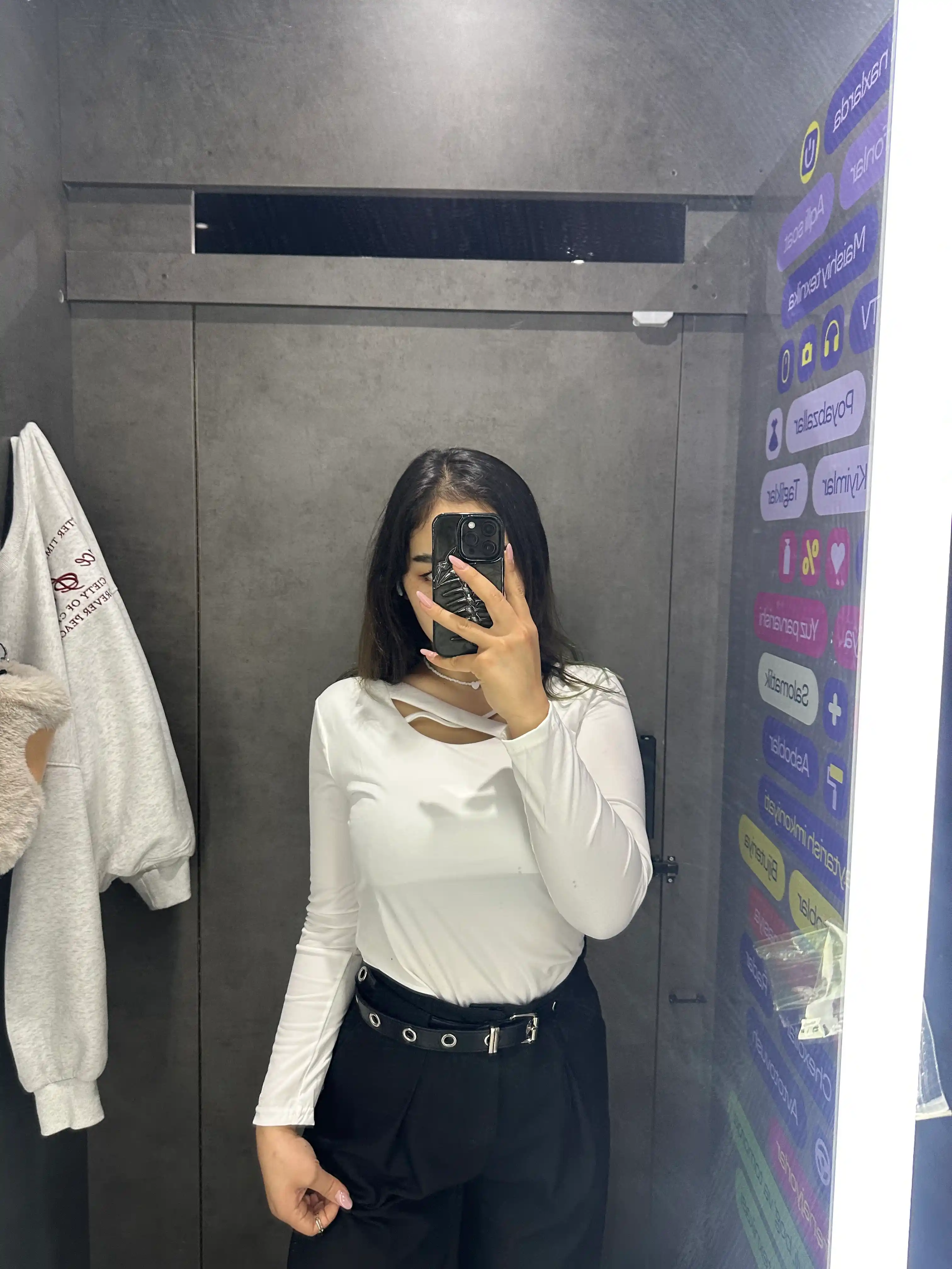 Ayollar uchun uzun yengli yopishqoq longsliv, X-kesim bo‘yin qismi
