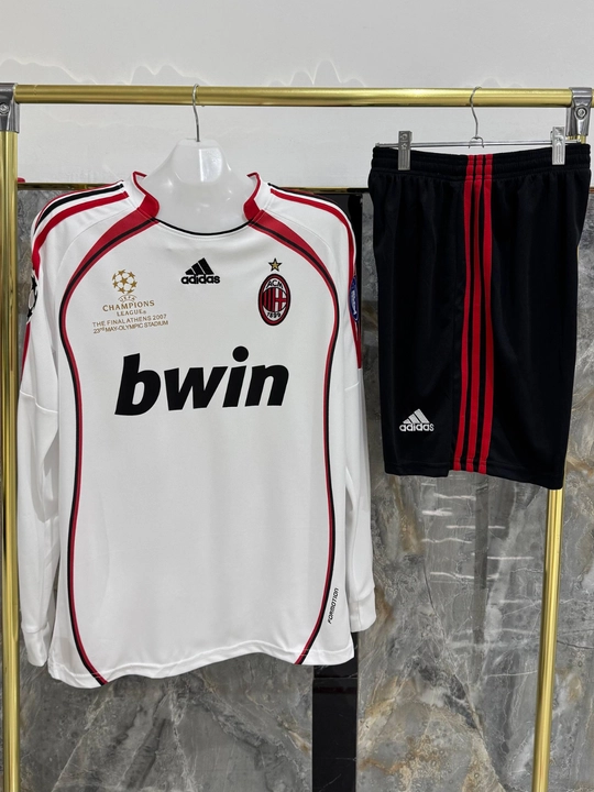 Ретро футбольная форма "Milan 2006/07"