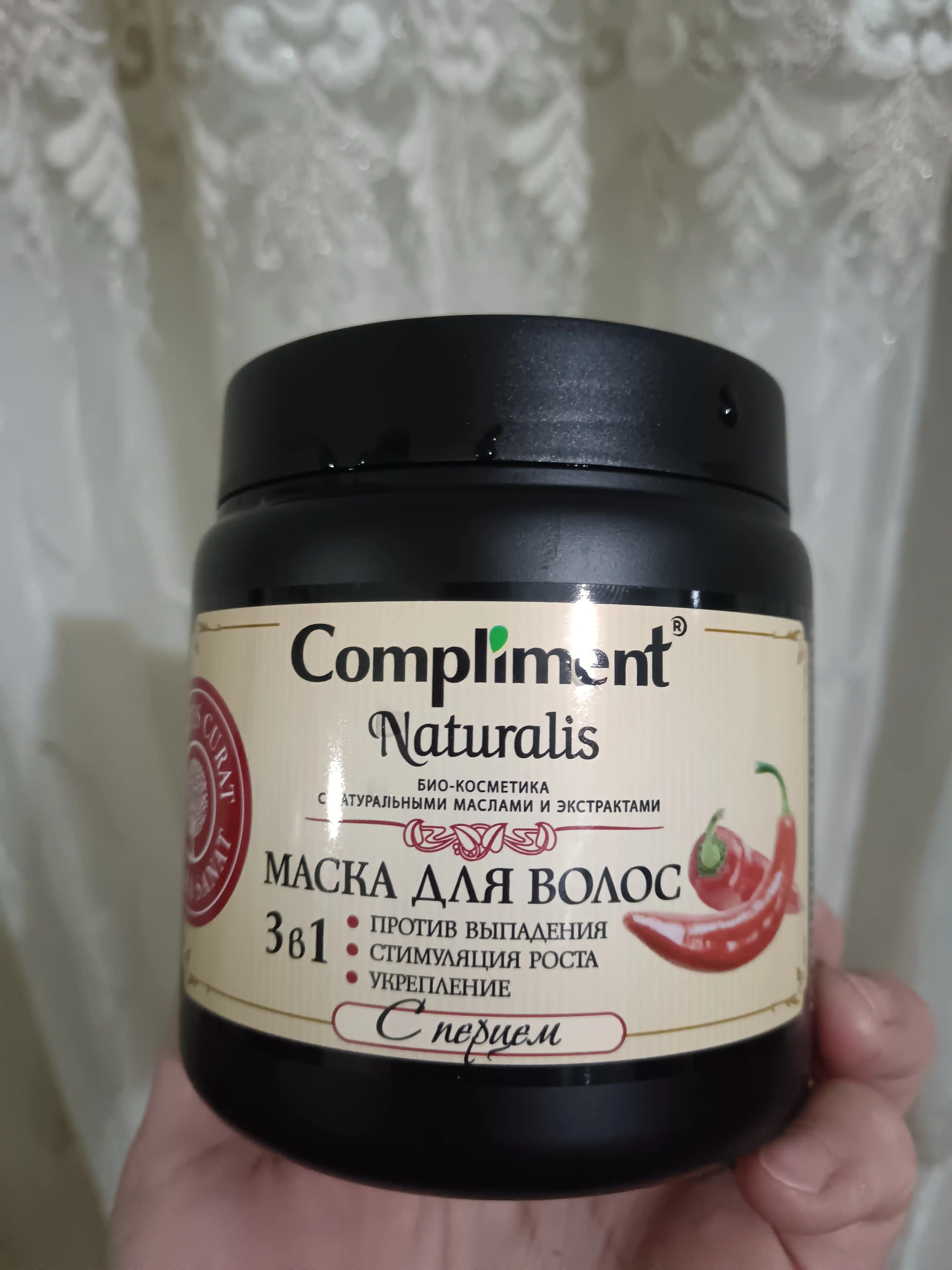 Sochni mustahkamlash va o'stirish uchun niqob qalampir bilan Compliment, 500 ml