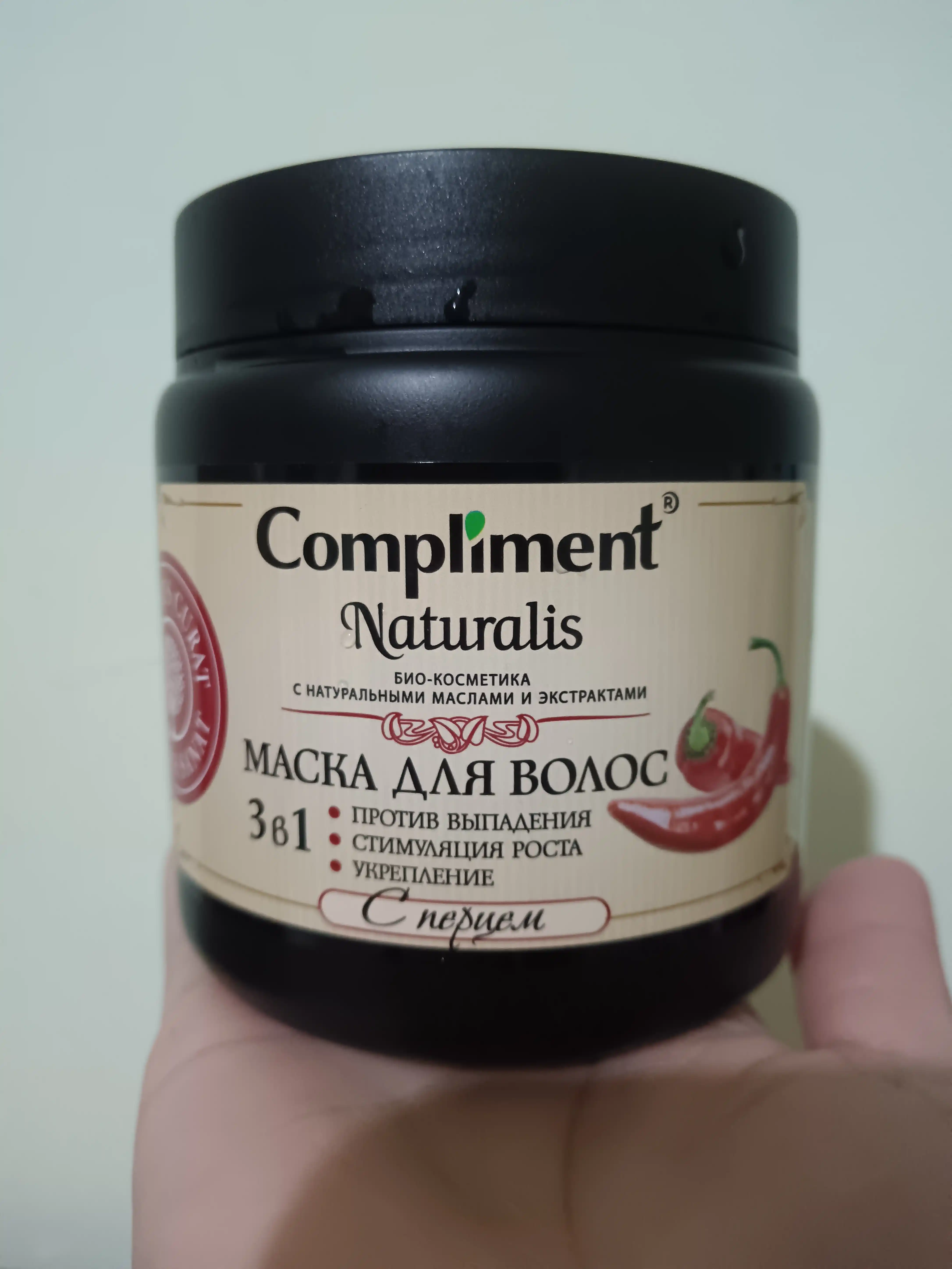 Sochni mustahkamlash va o'stirish uchun niqob qalampir bilan Compliment, 500 ml