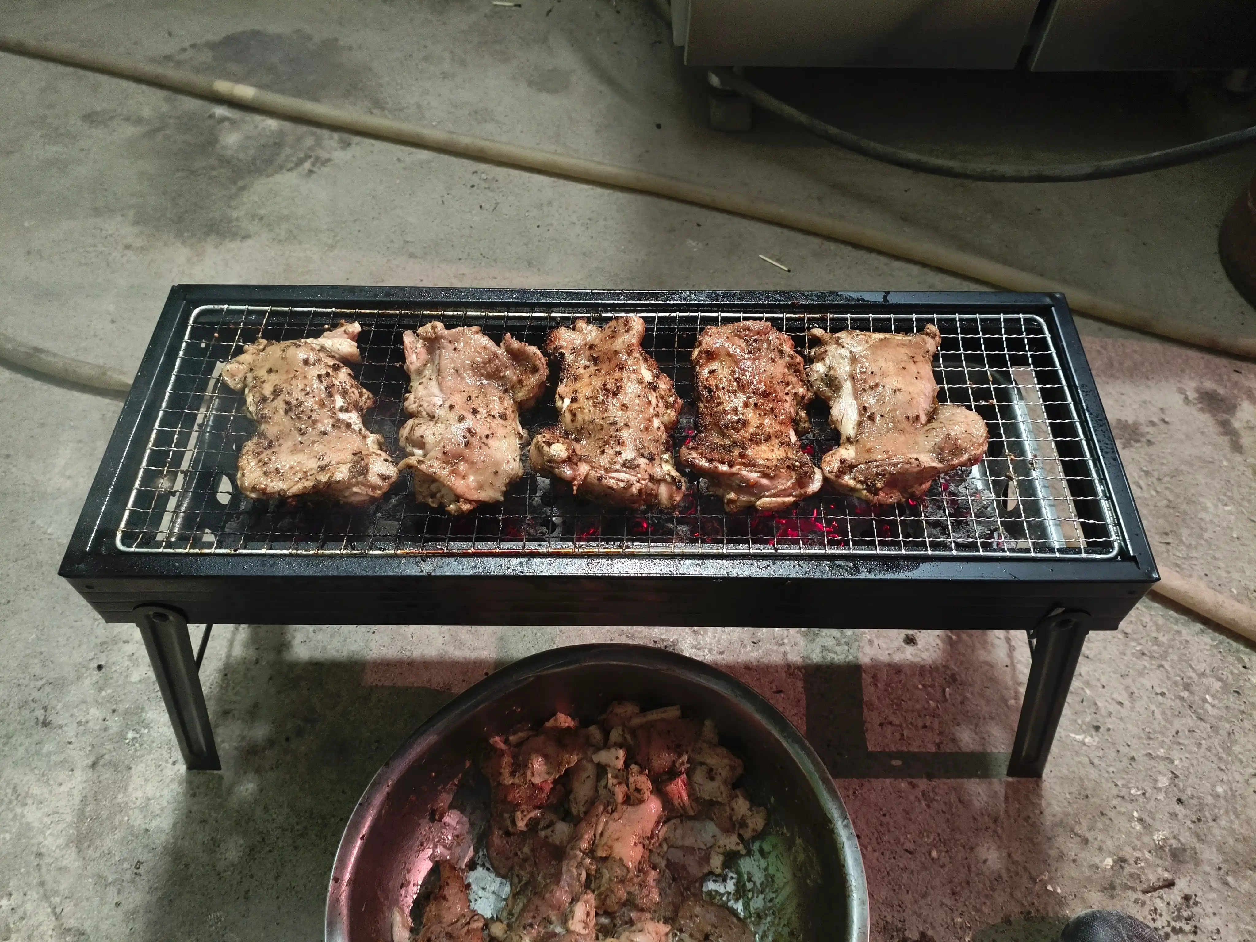 Gril panjarali bukiladigan mangal – piknik, dacha va uy uchun qulay barbekyu mangal