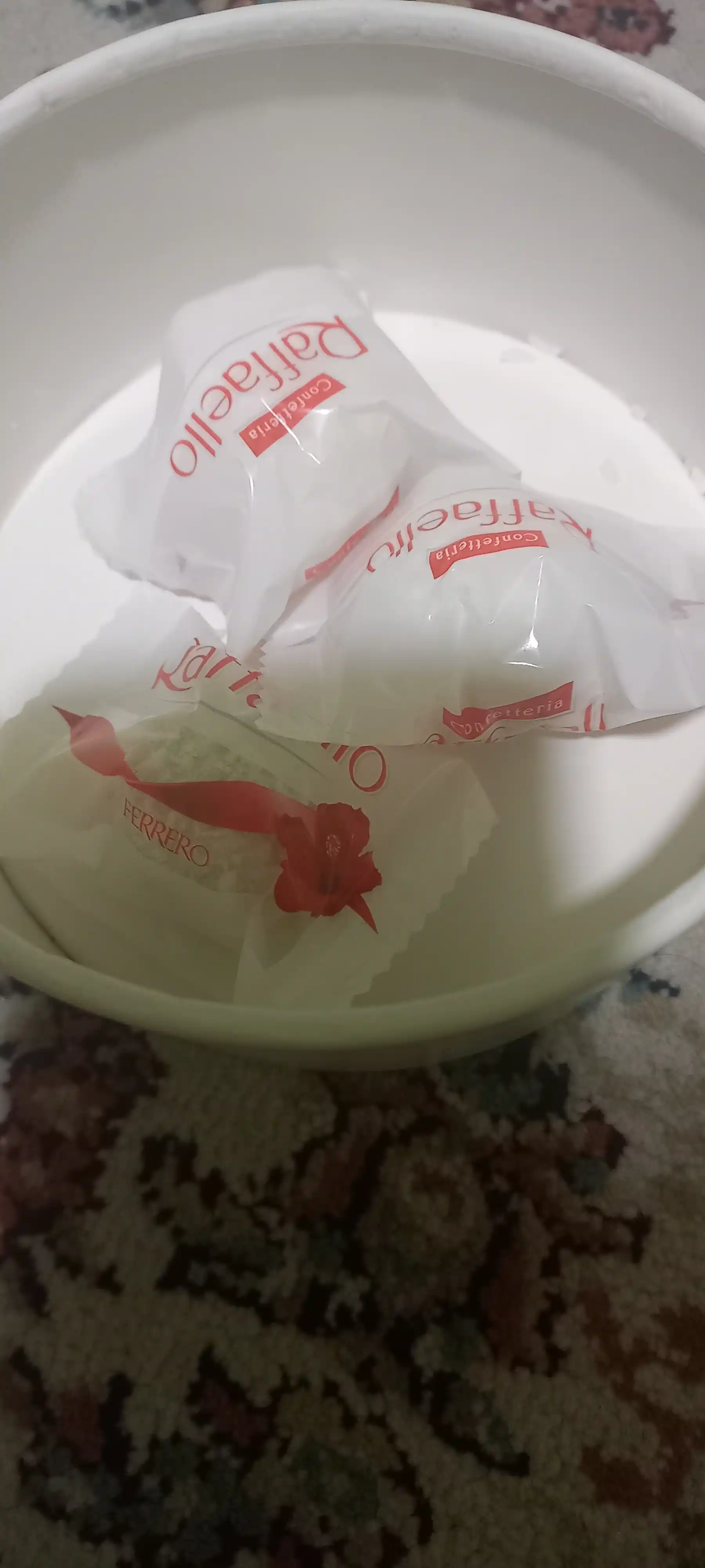 Конфеты Raffaello, с миндальным орехом, 100 г