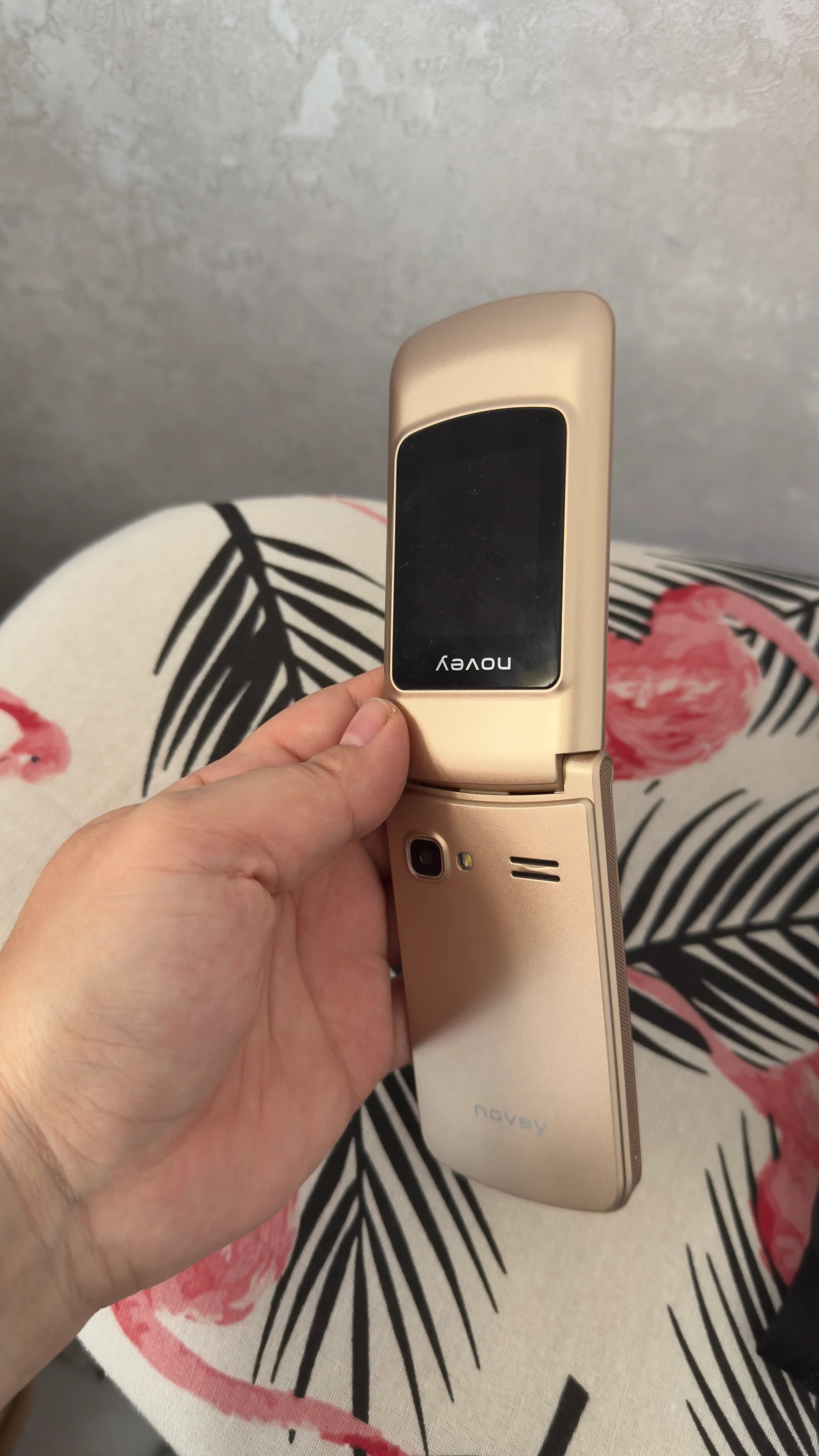 Мобильный телефон Novey Z550, раскладушка, IPS, 2 SIM, кнопочный телефон