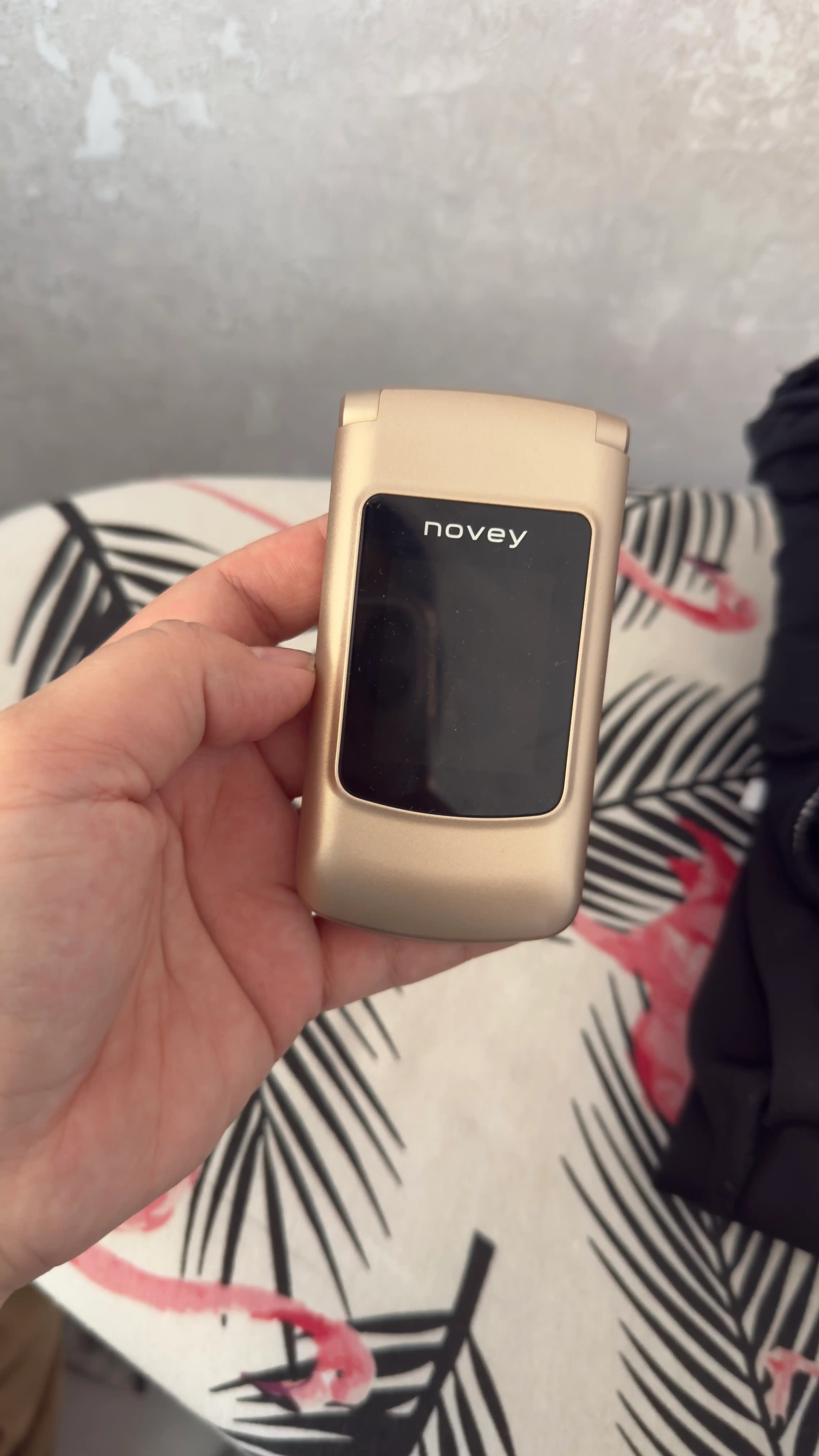 Мобильный телефон Novey Z550, раскладушка, IPS, 2 SIM, кнопочный телефон