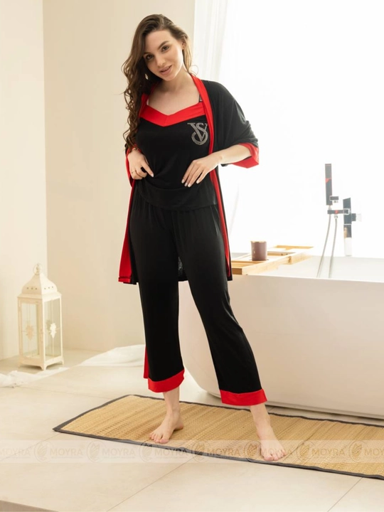 Ayollar uchun pijama4 qismli:xalat,futbolka,shim,shortik.Yumshoq va qulay uy va uyqu uchun