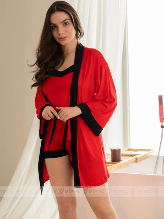 Ayollar uchun pijama4 qismli:xalat,futbolka,shim,shortik.Yumshoq va qulay uy va uyqu uchun