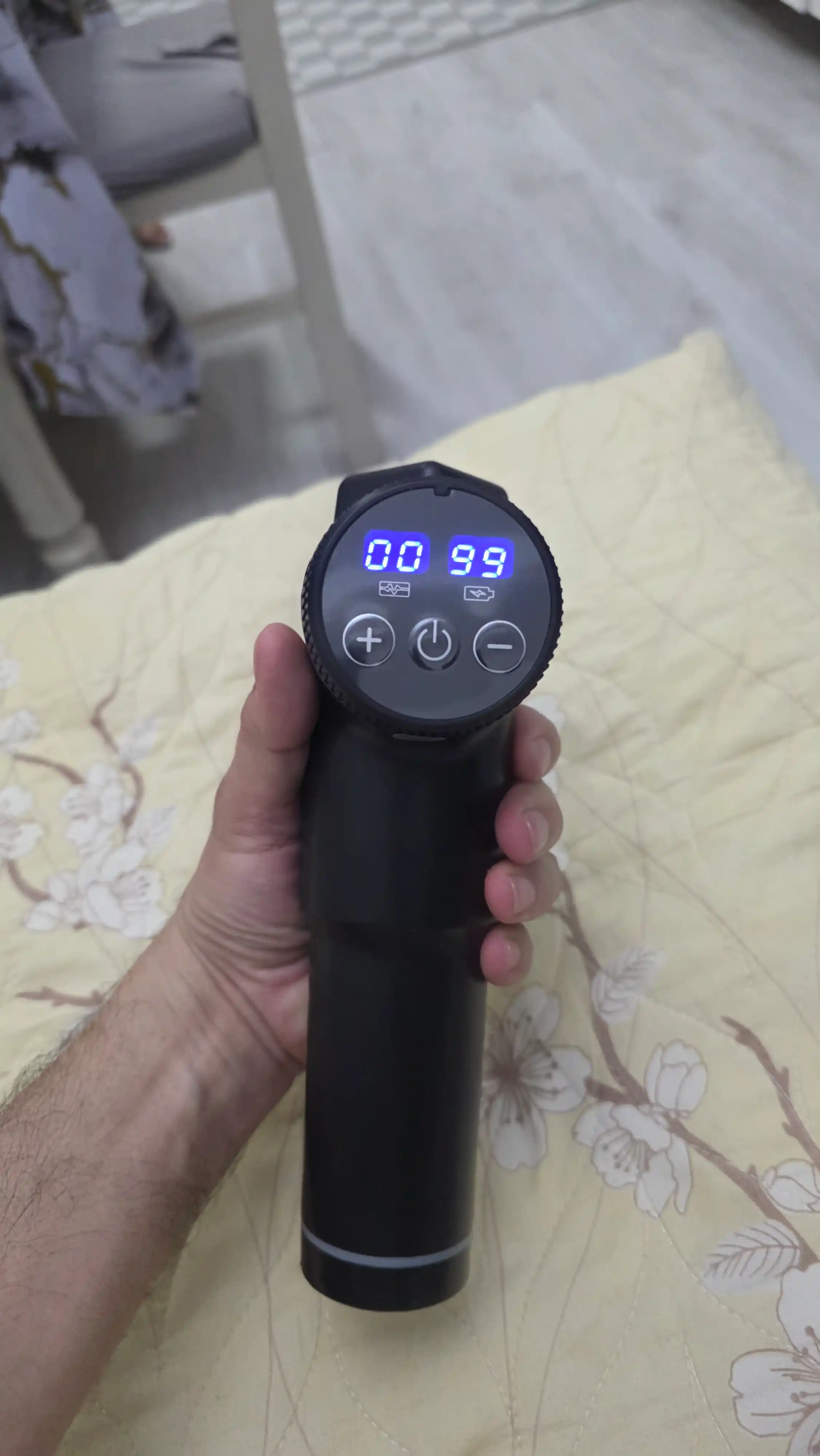 Massajor apparati, tana uchun perkussiya massajor Konka, 8 ta nasadka, 99 tezlik