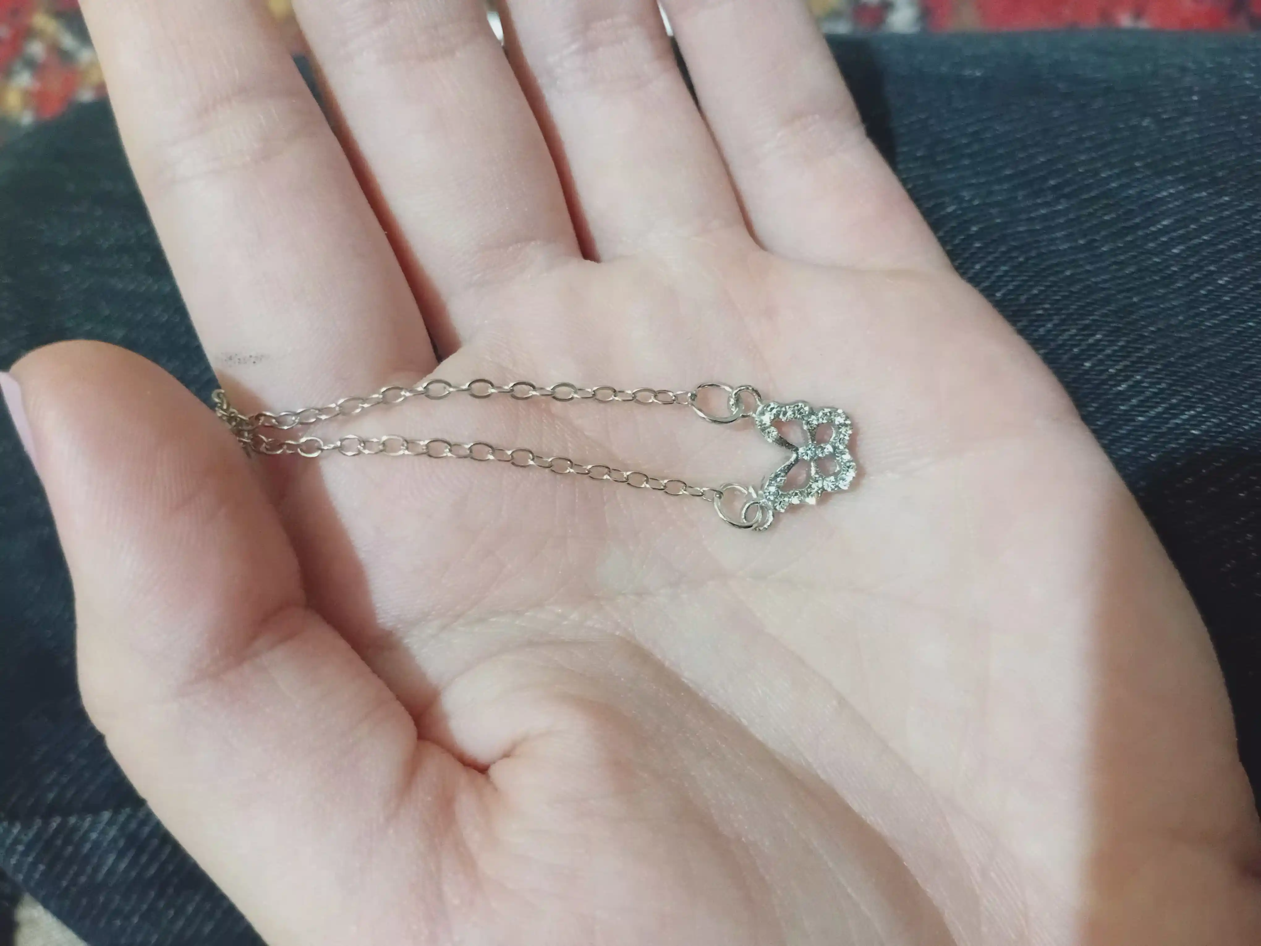 Ayollar uchun nafis ishlangan o'zgacha zanjir, bo'yin zanjiri