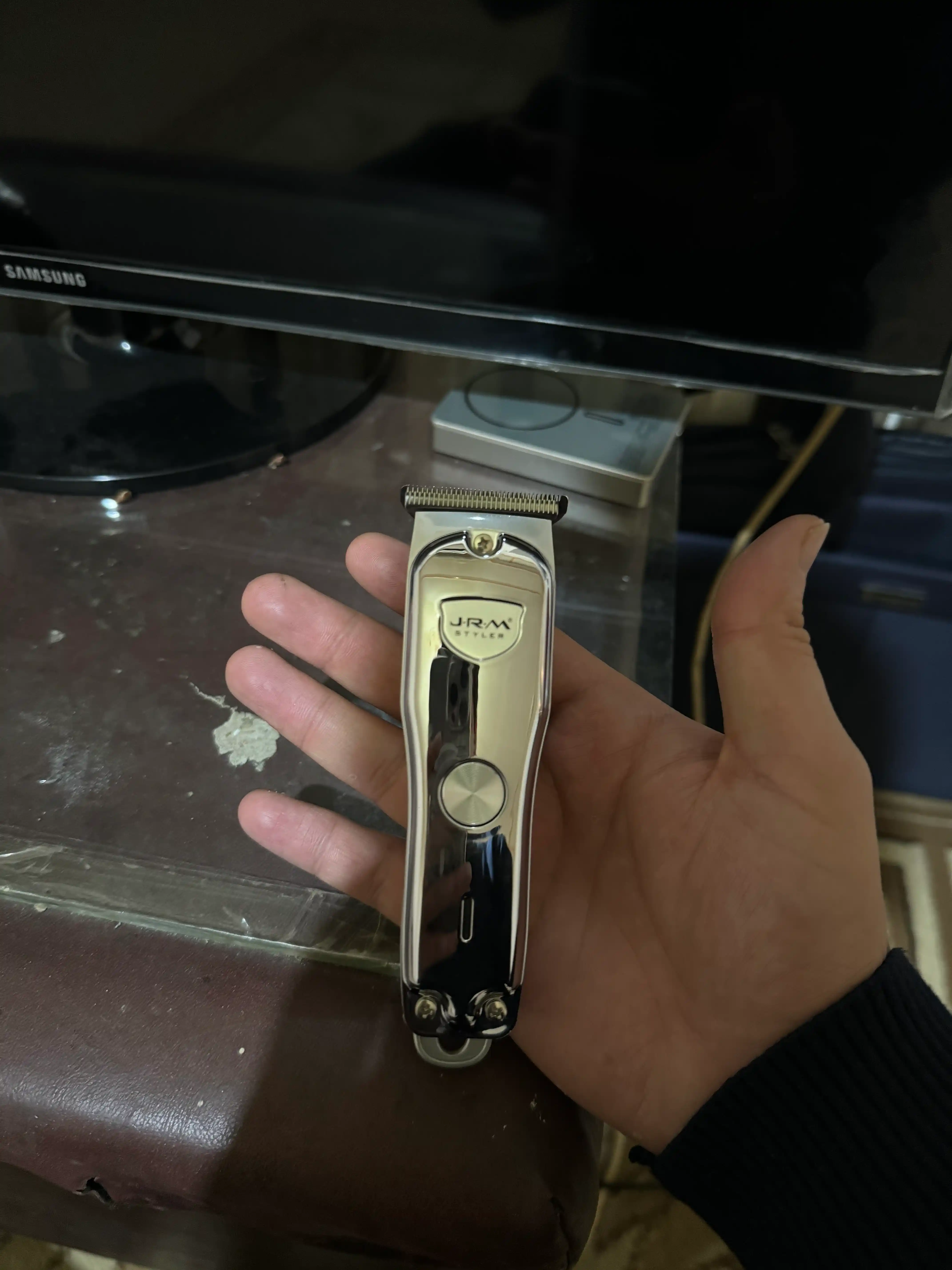 Professional soch-soqol trimmeri, metall korpus, USB quvvatlagich