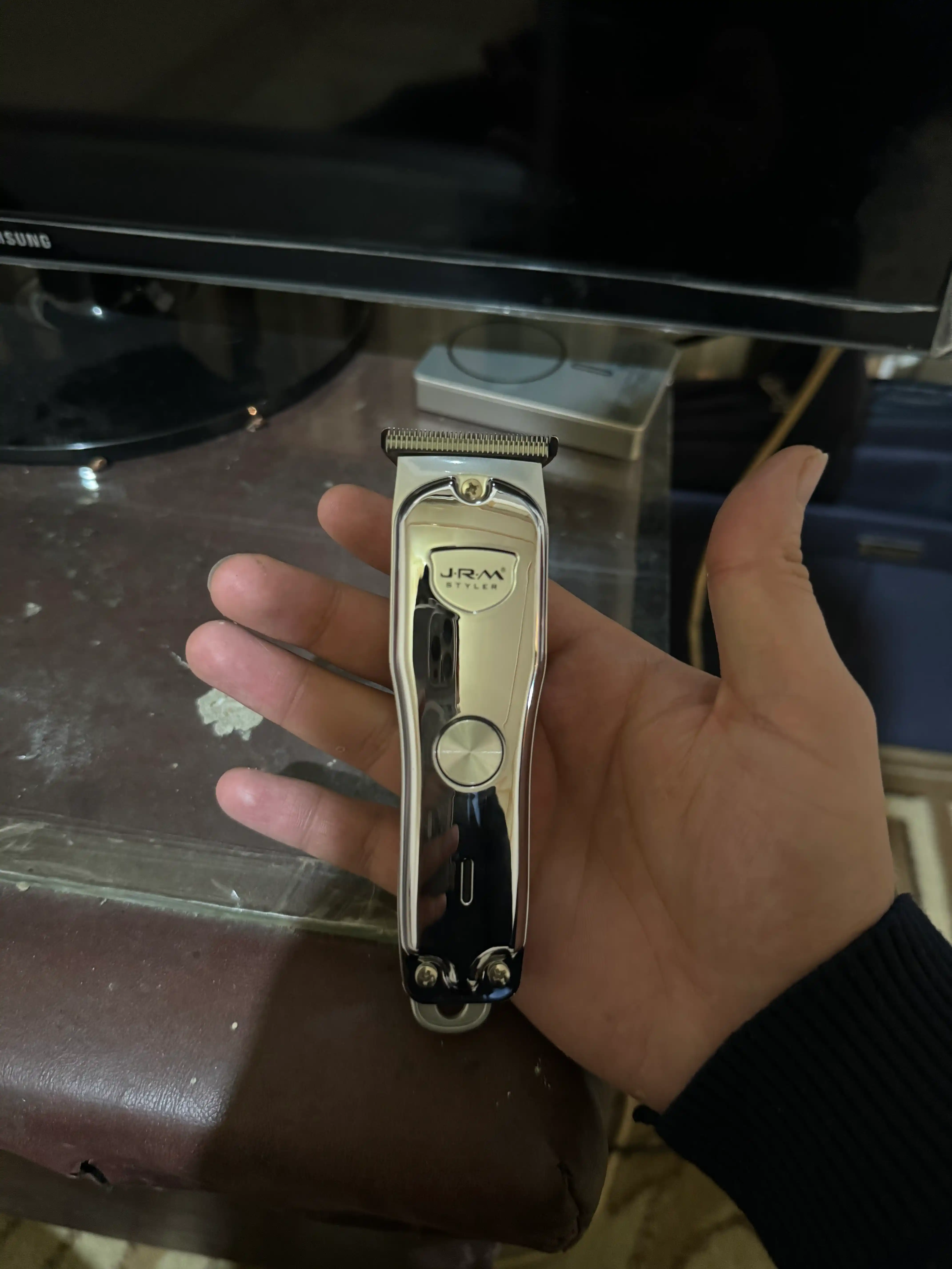 Professional soch-soqol trimmeri, metall korpus, USB quvvatlagich