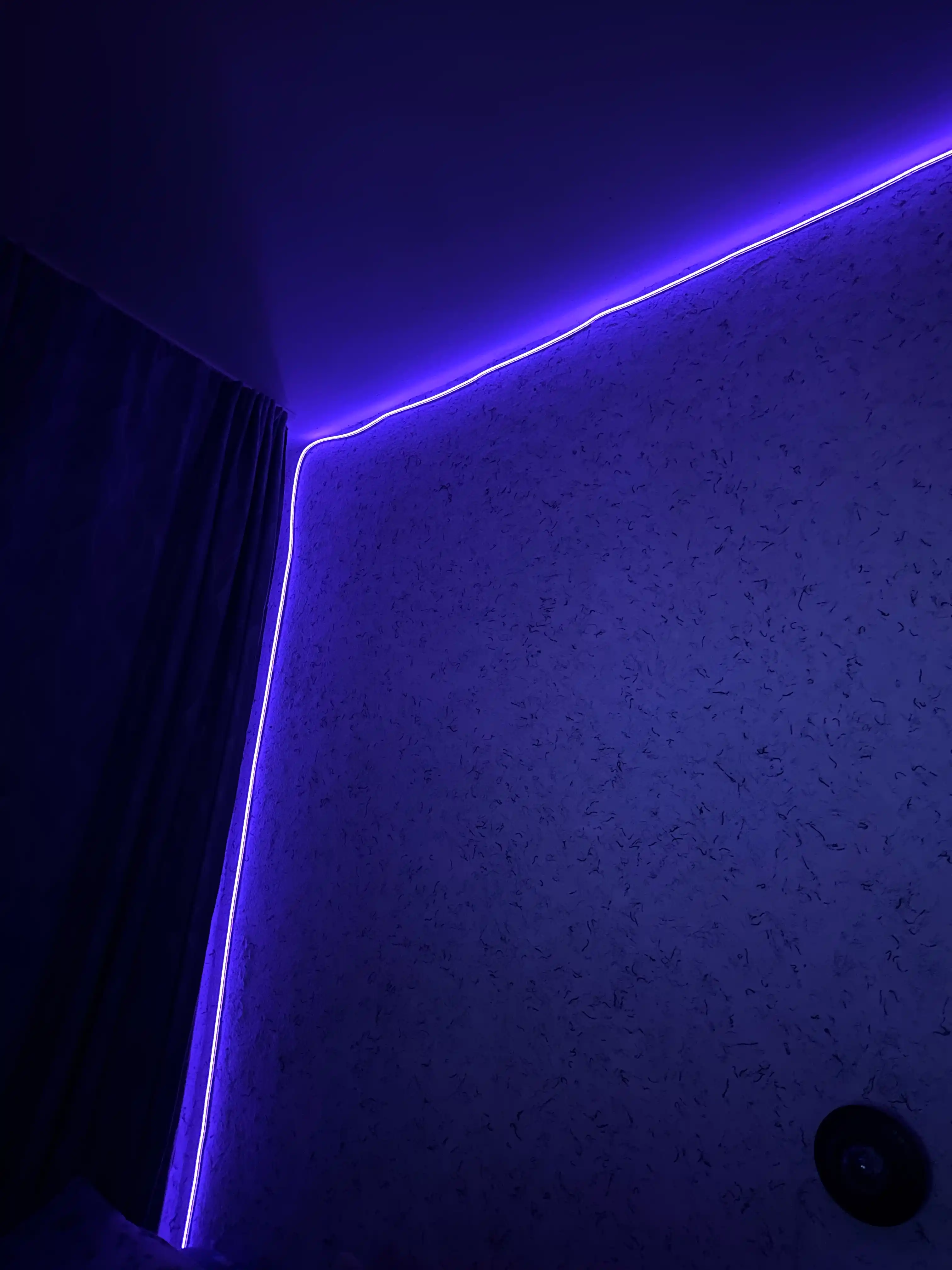 Egiluvchan neon LED tasmasi, RGB LED pulti, tovushga rangli reaksiya
