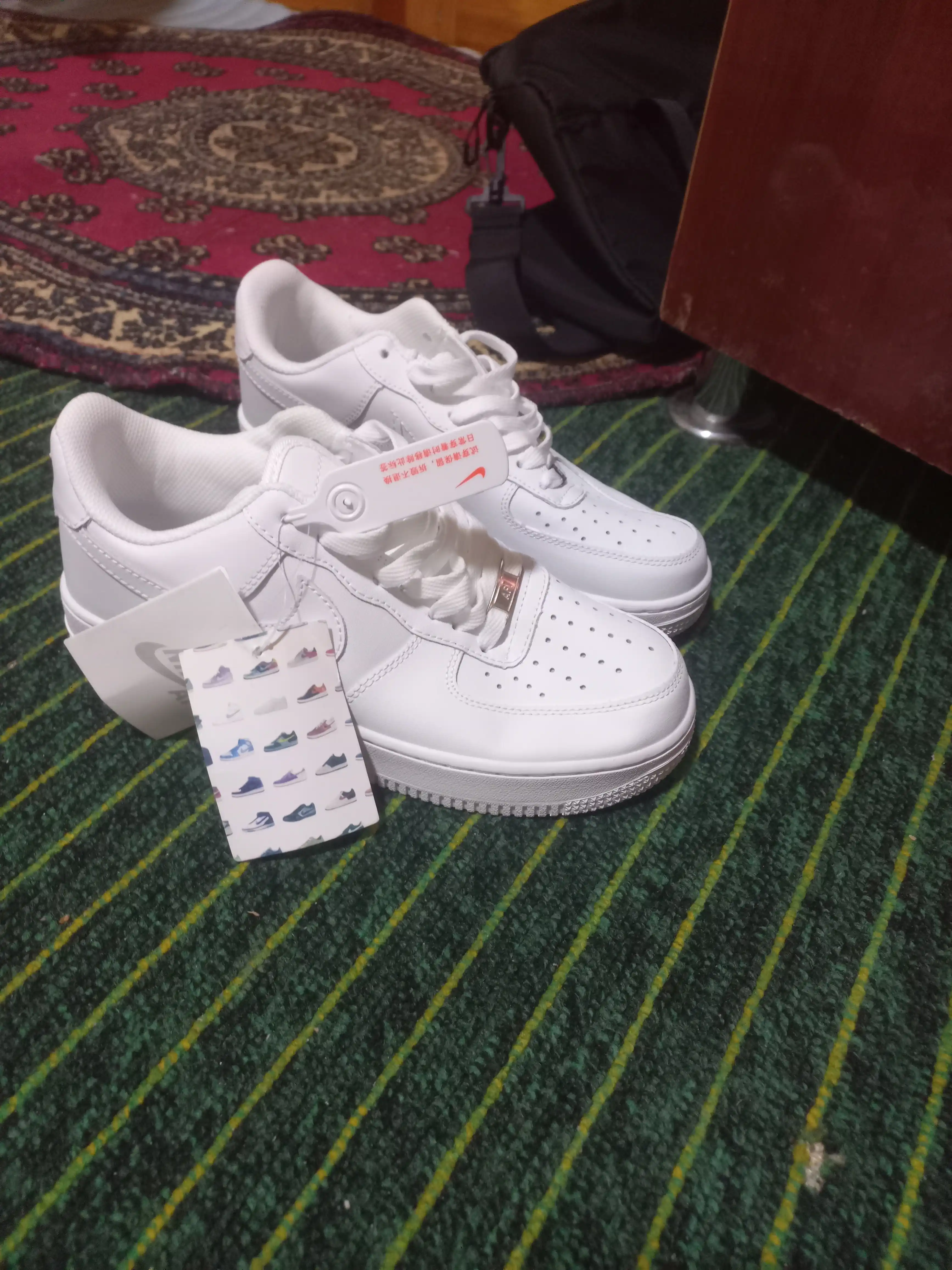 Nike Air Force erkaklar krossovklari