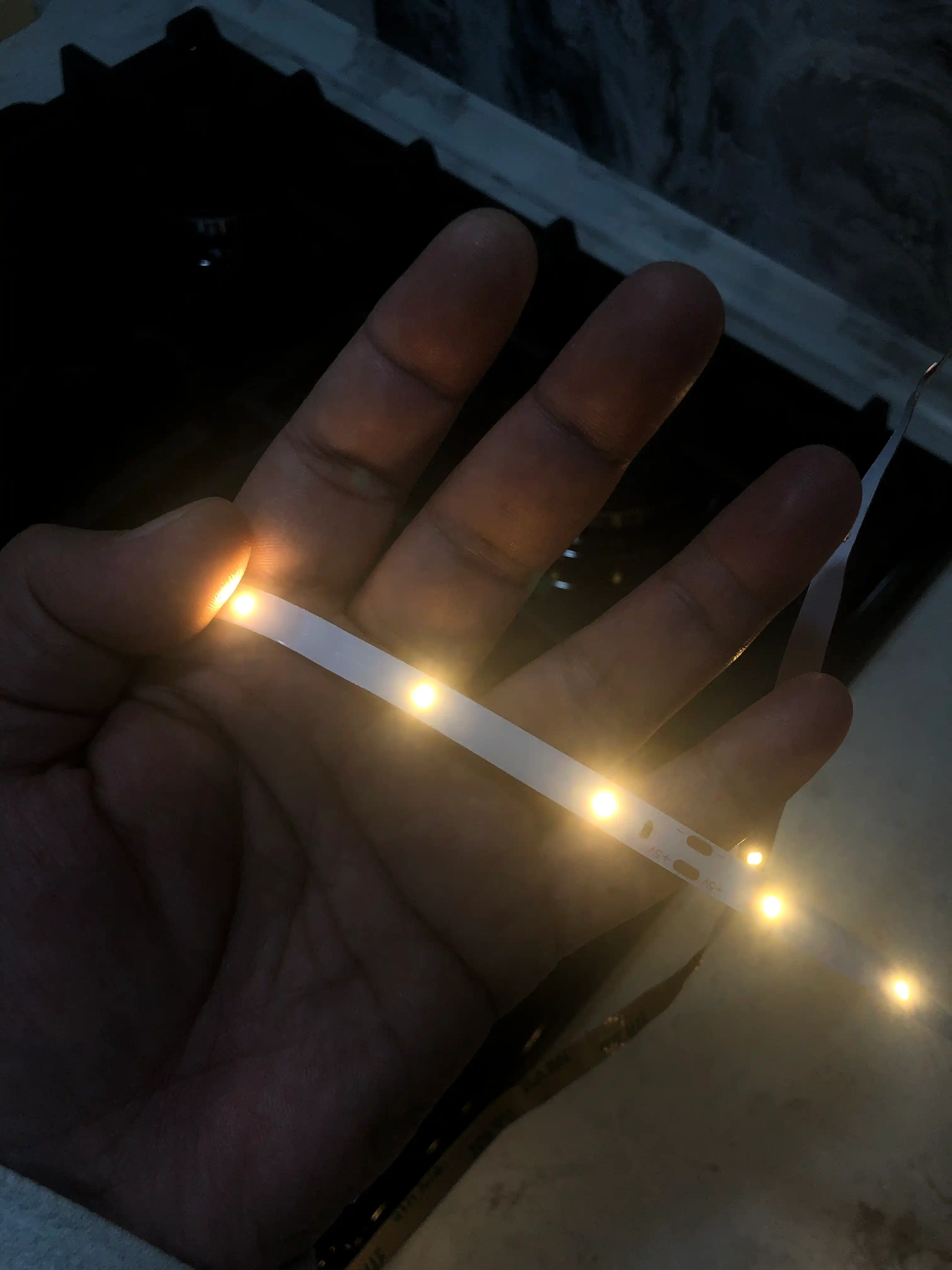 Oshxona LED yoritgichi, 2, 3, 5 metr lenta