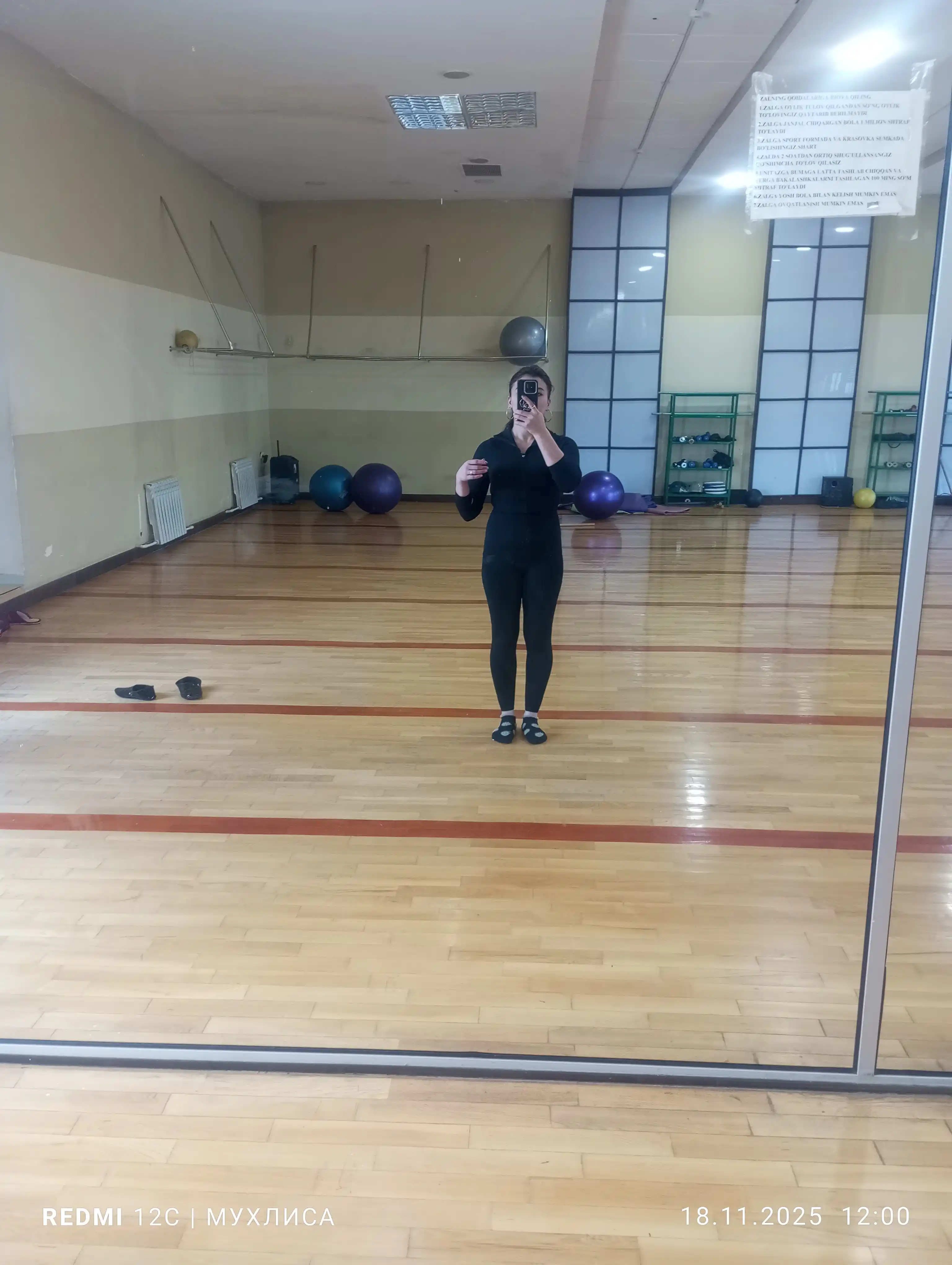 Ayollar uchun 2 tasi 1 da sport kiyimi: sport to‘plami va kompression fitnes-rashgard