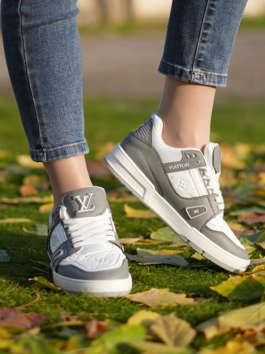 Ayollar va krossovkasi LOUIS VUITTON 36-41, demi sezon