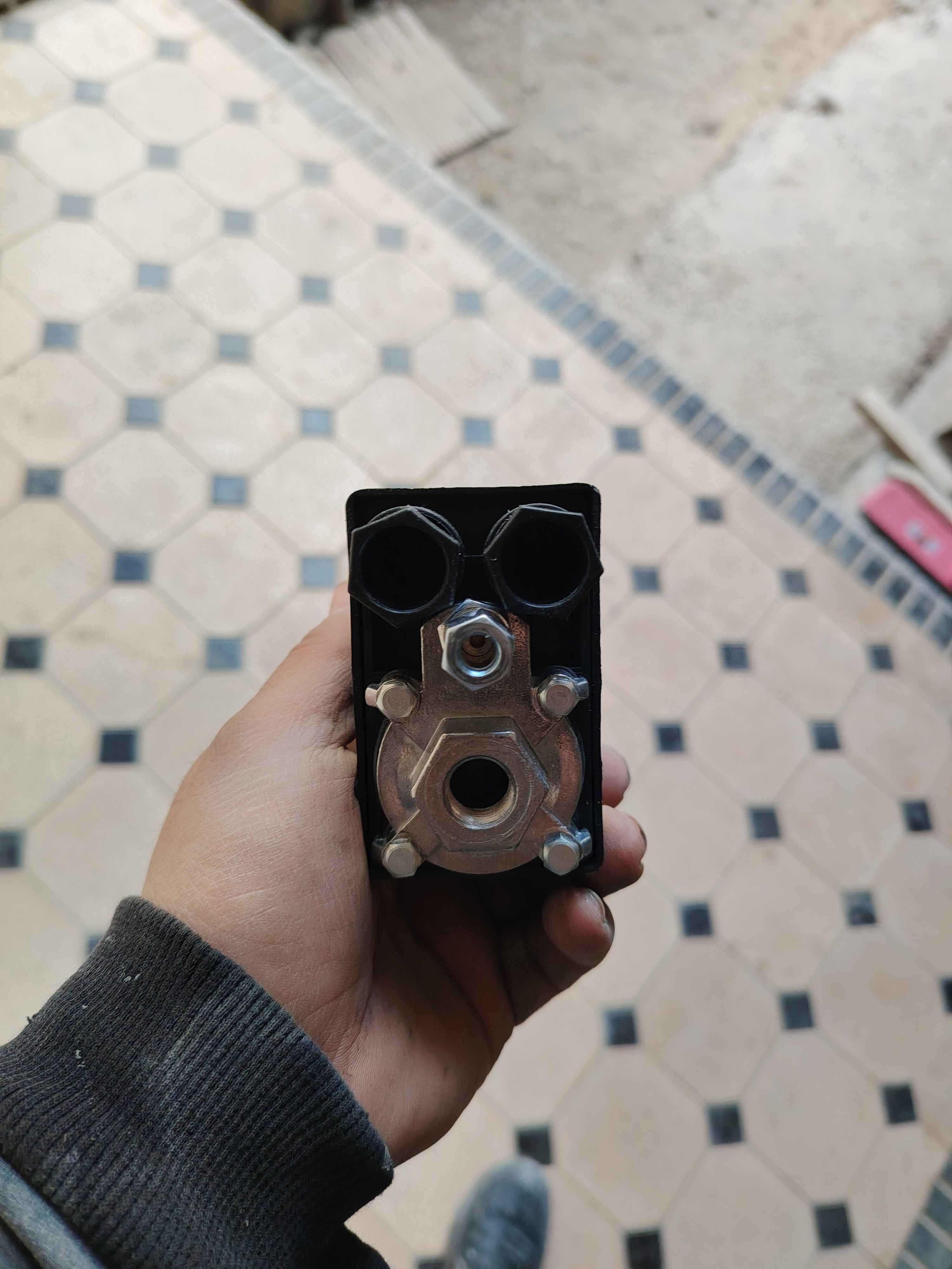 Kompressor bosim o'tkazgich relesi, bir fazali, ichki rezba