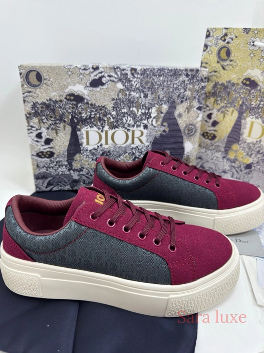 Dior uslubidagi ayollar krossovkalari - nafislik va qulaylik uyg‘unligi