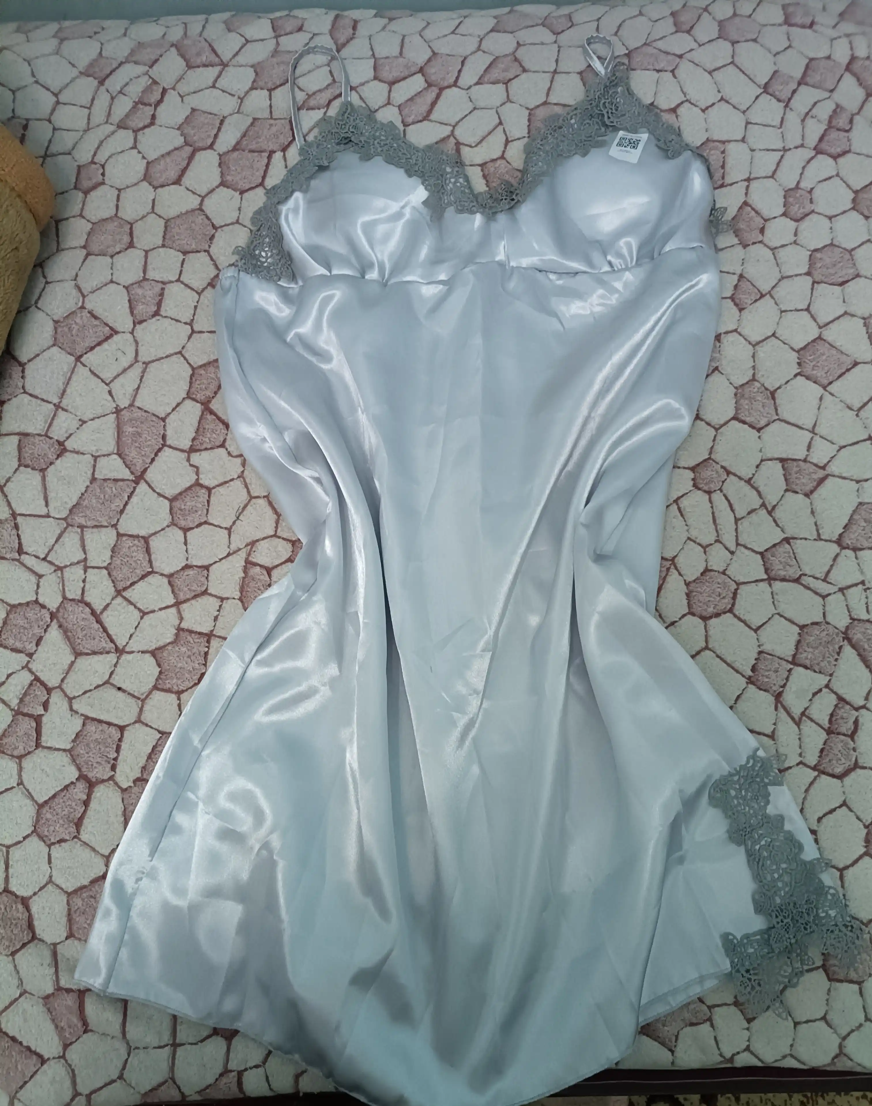 Ayollar uchun atlasli pijama, penyuar, 4 xil rangda