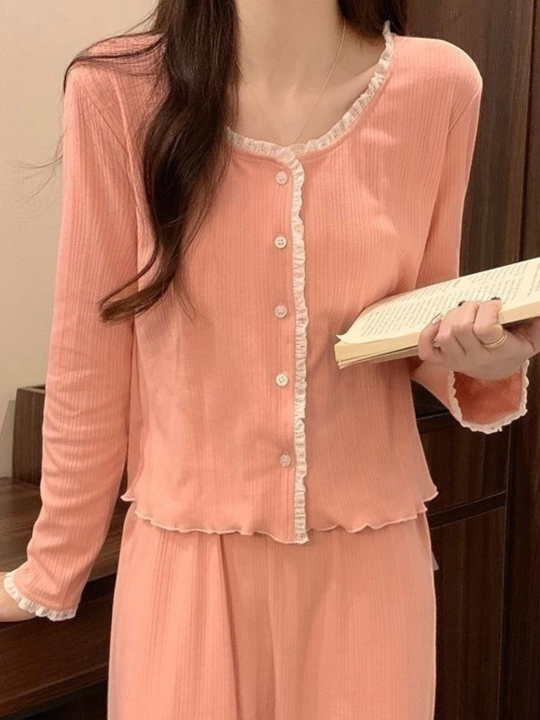Pijama, uy kiyimi, ikki qisimli, tugmali, yengil pijama