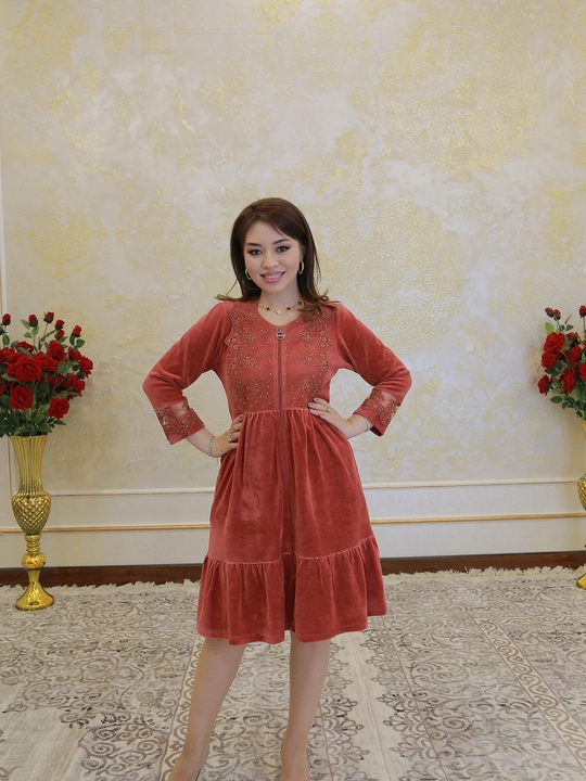 Ayollar to‘rli velyur xalati - 