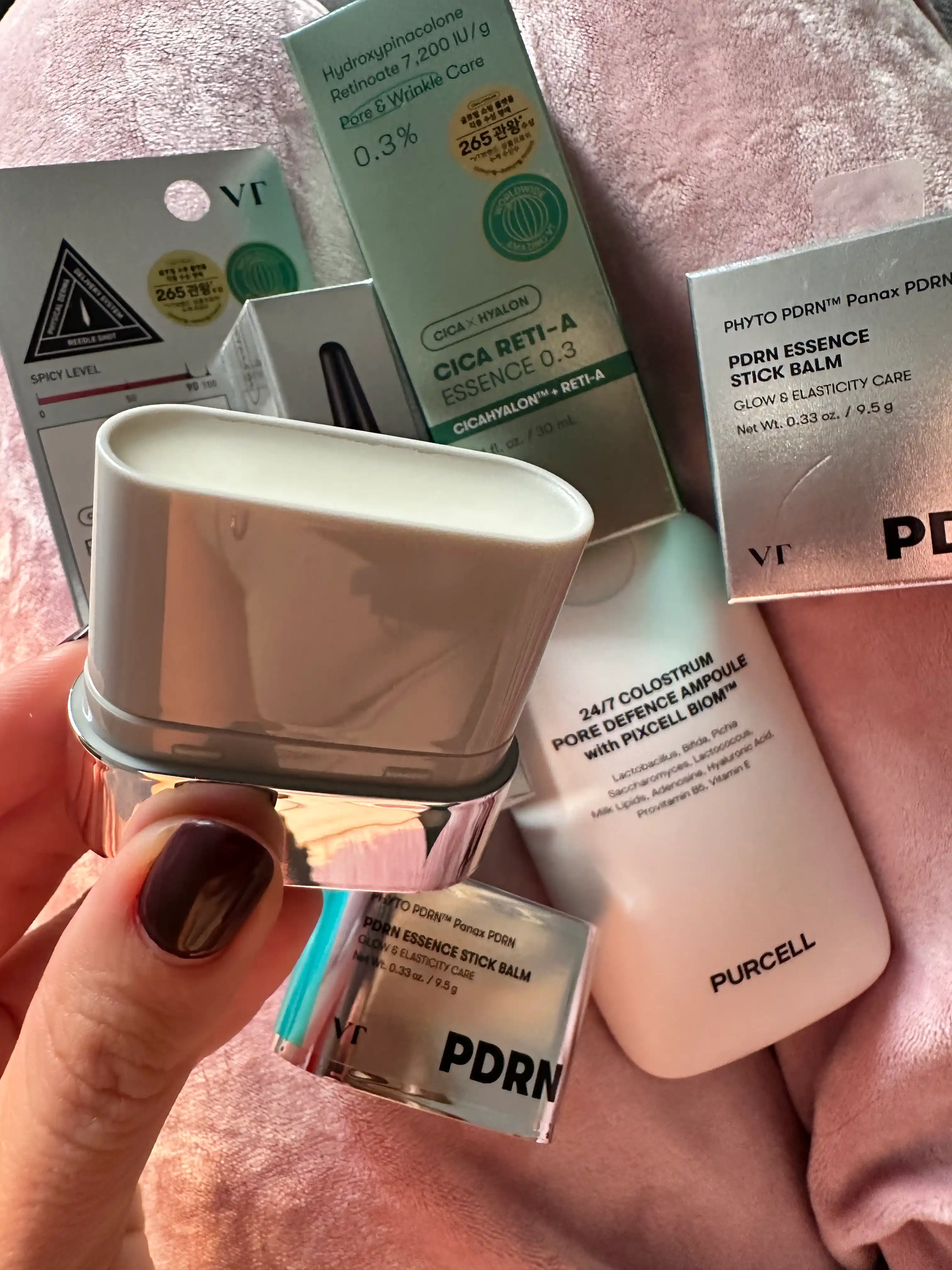 PDRN bilan VT Cosmetics yuz uchun zardobi, yoshartiruvchi, mustahkamlovchi, peptidlar va seramidlar bilan