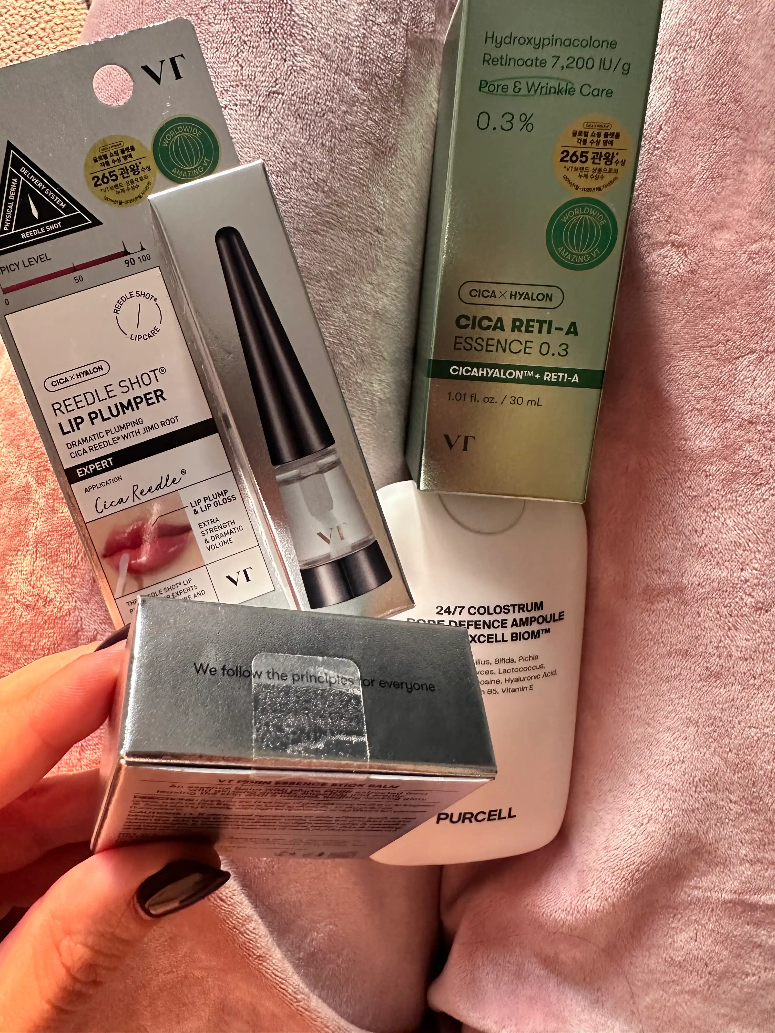 PDRN bilan VT Cosmetics yuz uchun zardobi, yoshartiruvchi, mustahkamlovchi, peptidlar va seramidlar bilan