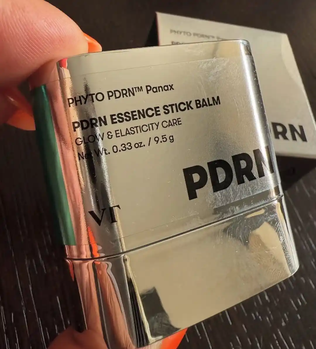 PDRN bilan VT Cosmetics yuz uchun zardobi, yoshartiruvchi, mustahkamlovchi, peptidlar va seramidlar bilan