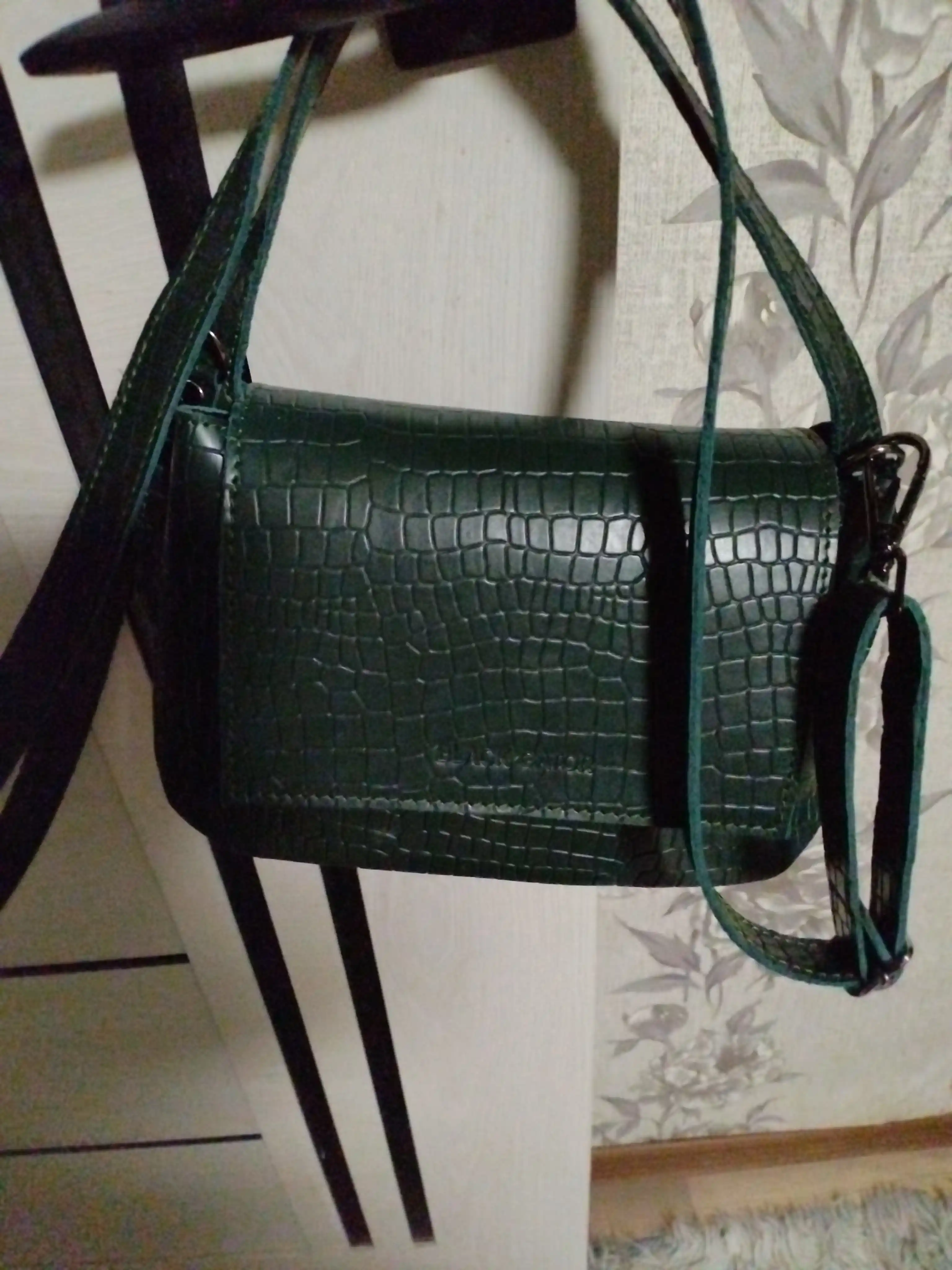 Ayollar sumkasi tabiiy charmdan Black Gator