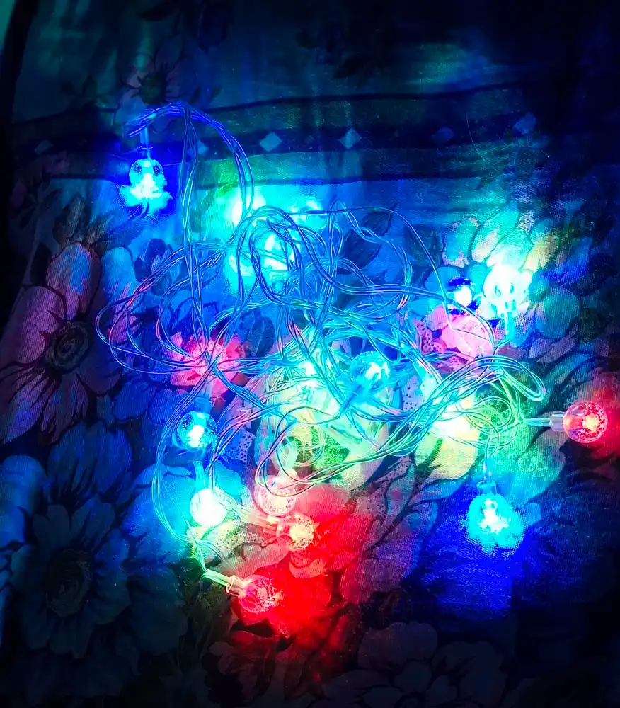 "Shariki" yangi yil LED girlyandasi, USB, archaga, derazaga, 3, 6, 10 metr
