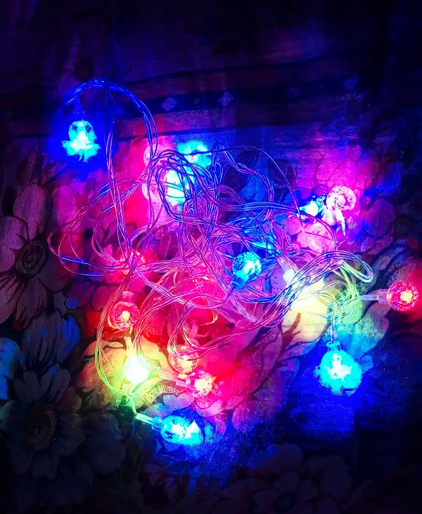 "Shariki" yangi yil LED girlyandasi, USB, archaga, derazaga, 3, 6, 10 metr