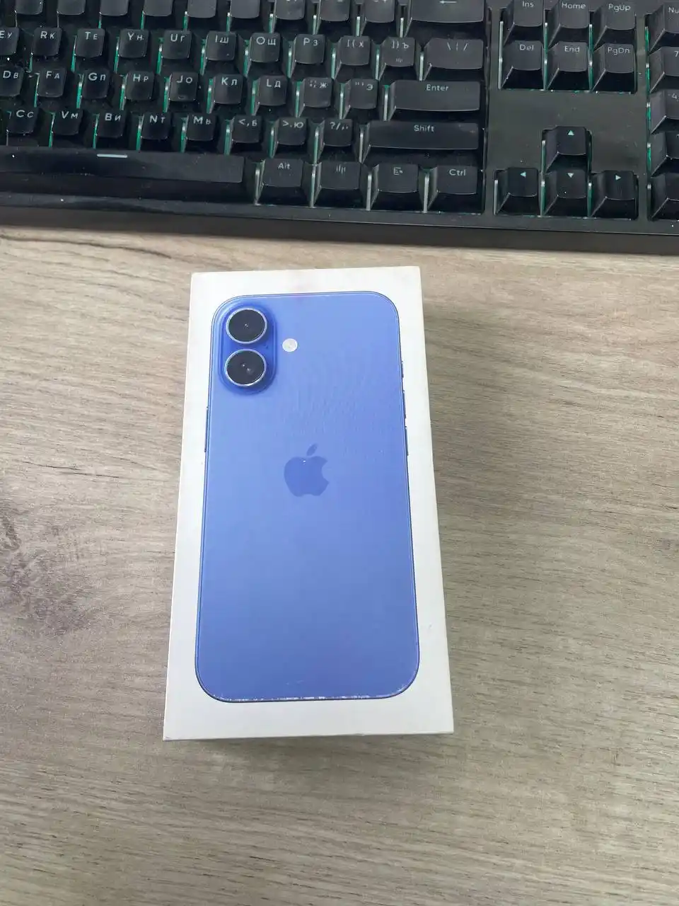 Смартфон iPhone 16, 128/256 ГБ, SIM/DualSIM, чехол и стекло в подарок