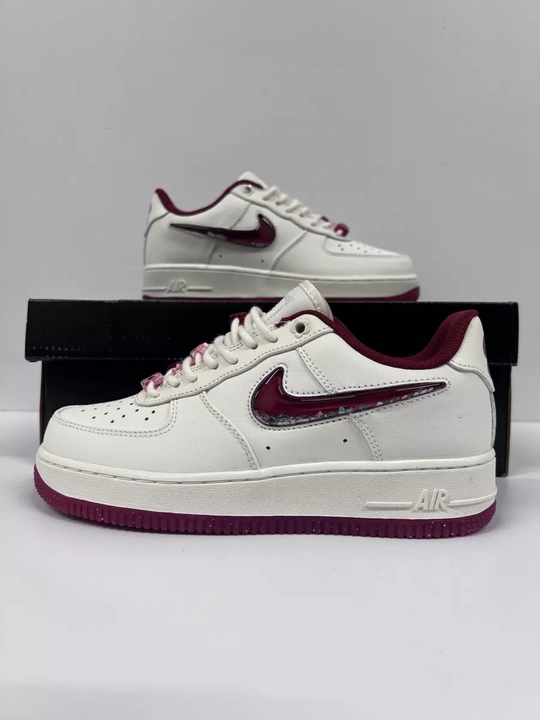 Ayollar va qizlar uchun. Air Force 1 Low Glitter Swoosh krossovkalari